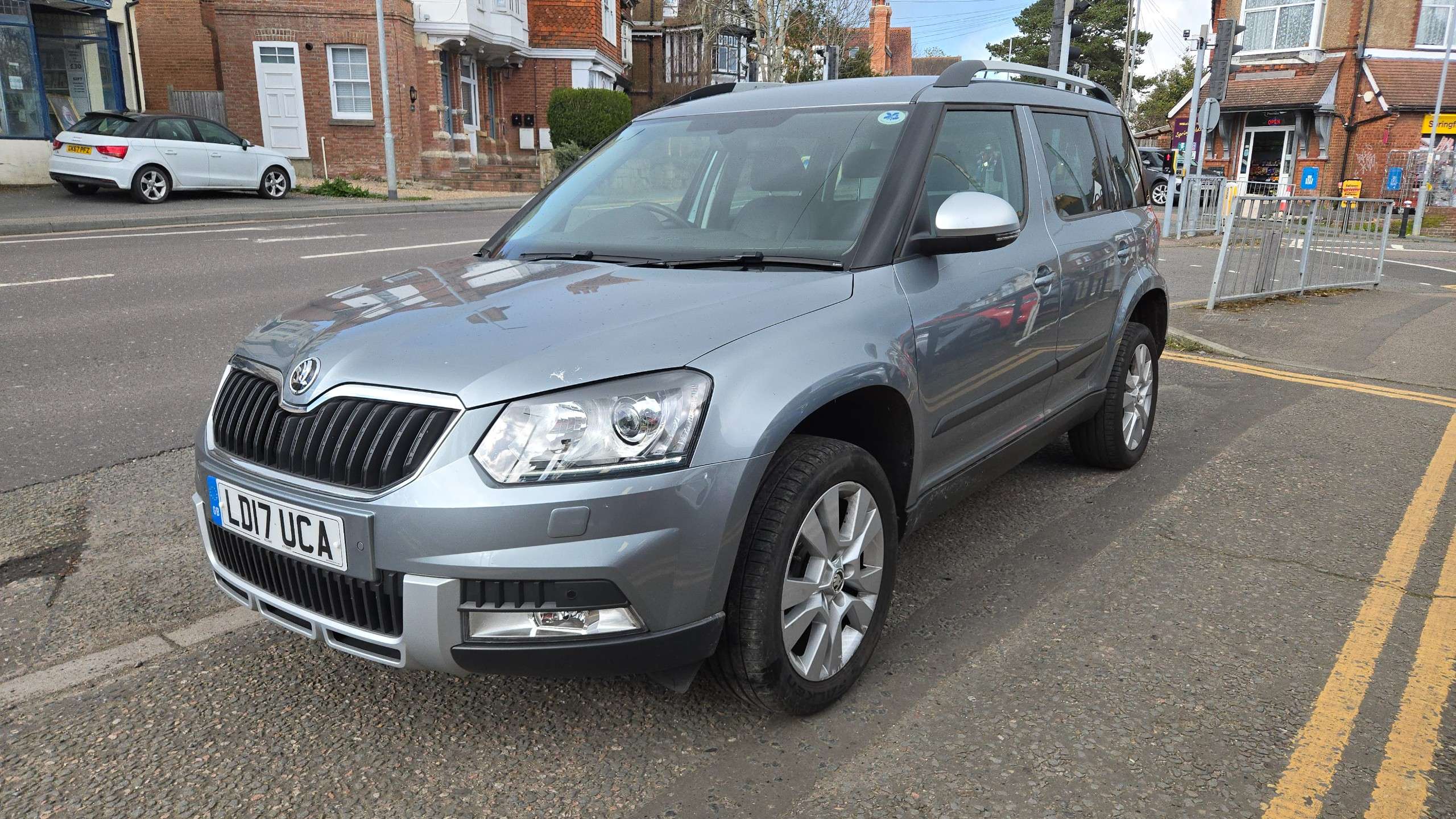 A 2017 SKODA YETI 1.2 TSI SE L Drive Outdoor DSG Euro 6 (s/s) 5dr 1 Owner Only 15000 Miles A 2017 SKODA YETI 1.2 TSI SE L Drive Outdoor DSG Euro 6 (s/s) 5dr 1 Owner Only 15000 Miles