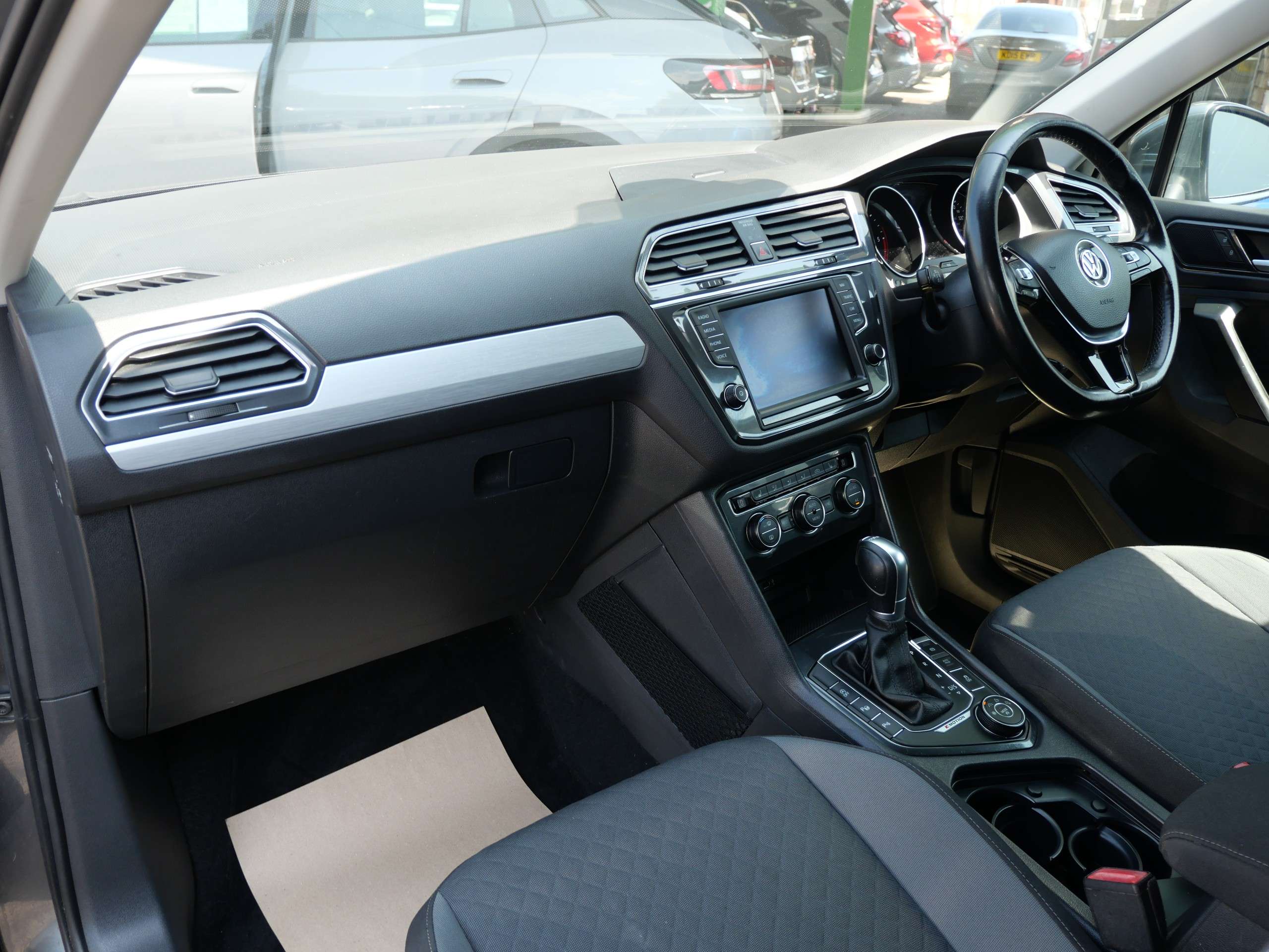 2017 VOLKSWAGEN TIGUAN 2017 VOLKSWAGEN TIGUAN