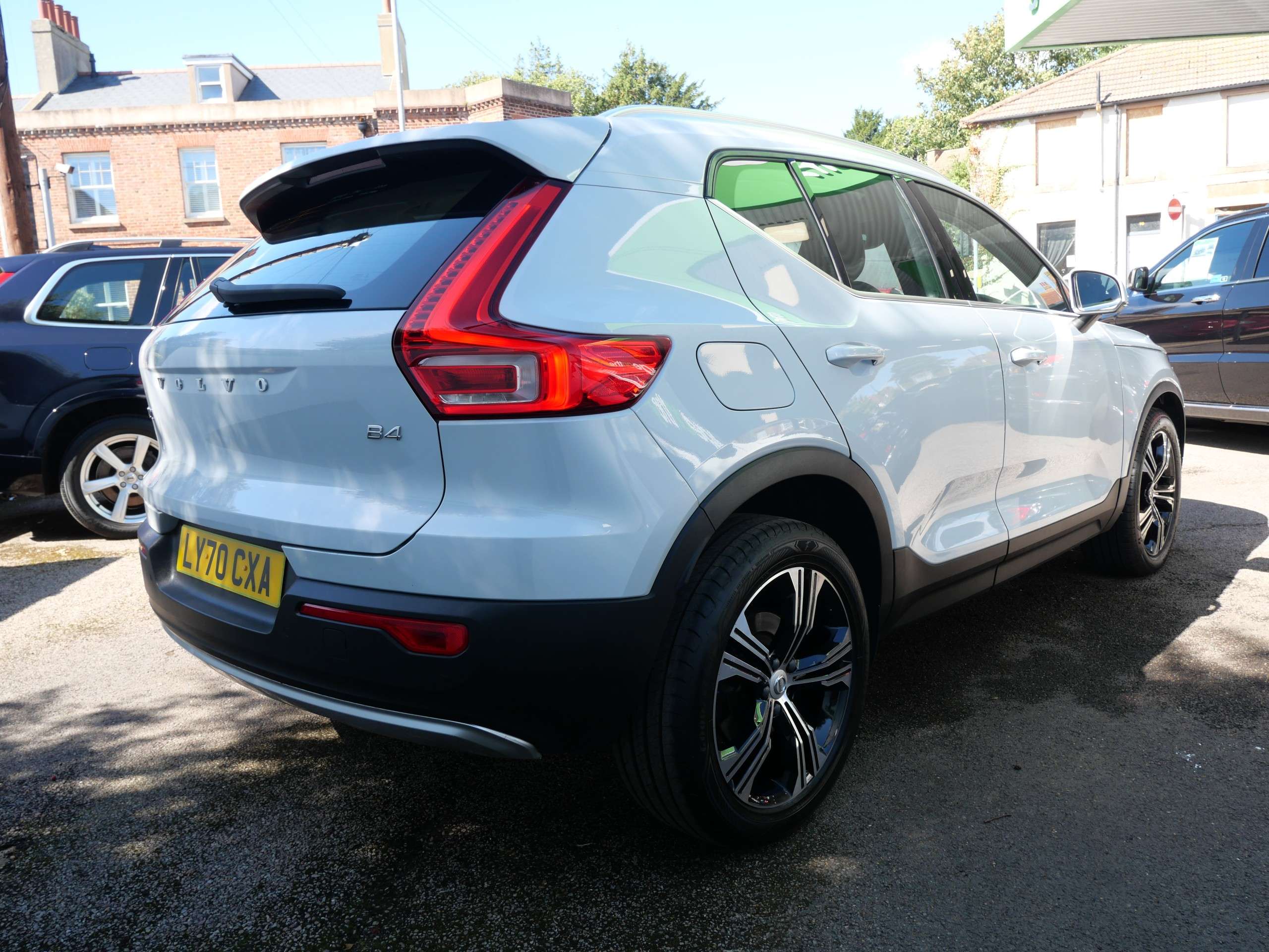 A 2020 VOLVO XC40 2.0 B4 MHEV Inscription Pro Petrol Hybrid Auto Euro 6 (s/s) 5dr A 2020 VOLVO XC40 2.0 B4 MHEV Inscription Pro Petrol Hybrid Auto Euro 6 (s/s) 5dr