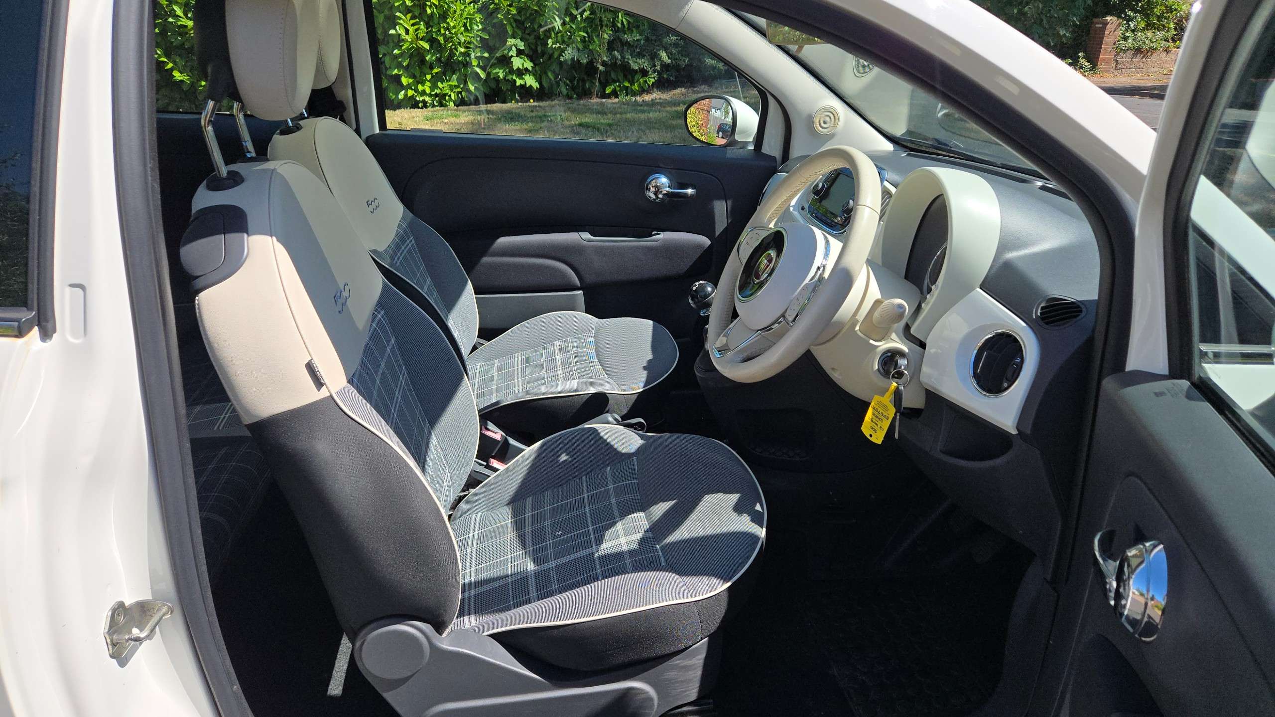 2017 FIAT 500 2017 FIAT 500