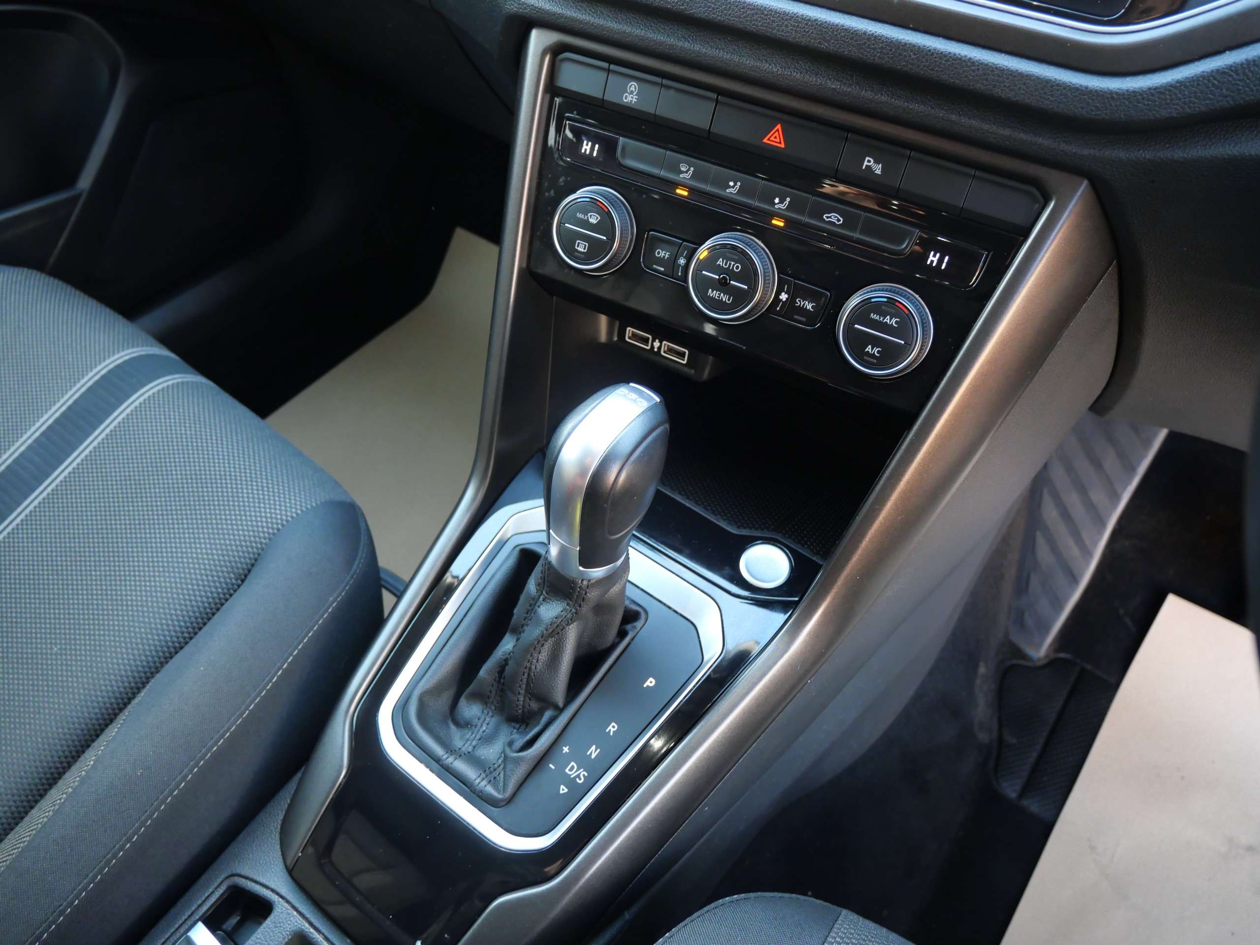 2018 VOLKSWAGEN T-ROC 2018 VOLKSWAGEN T-ROC