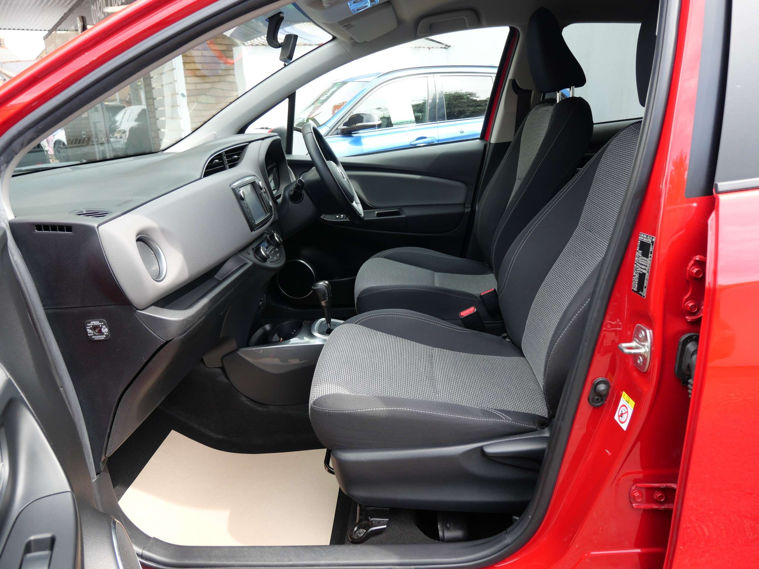 2017 TOYOTA YARIS 2017 TOYOTA YARIS