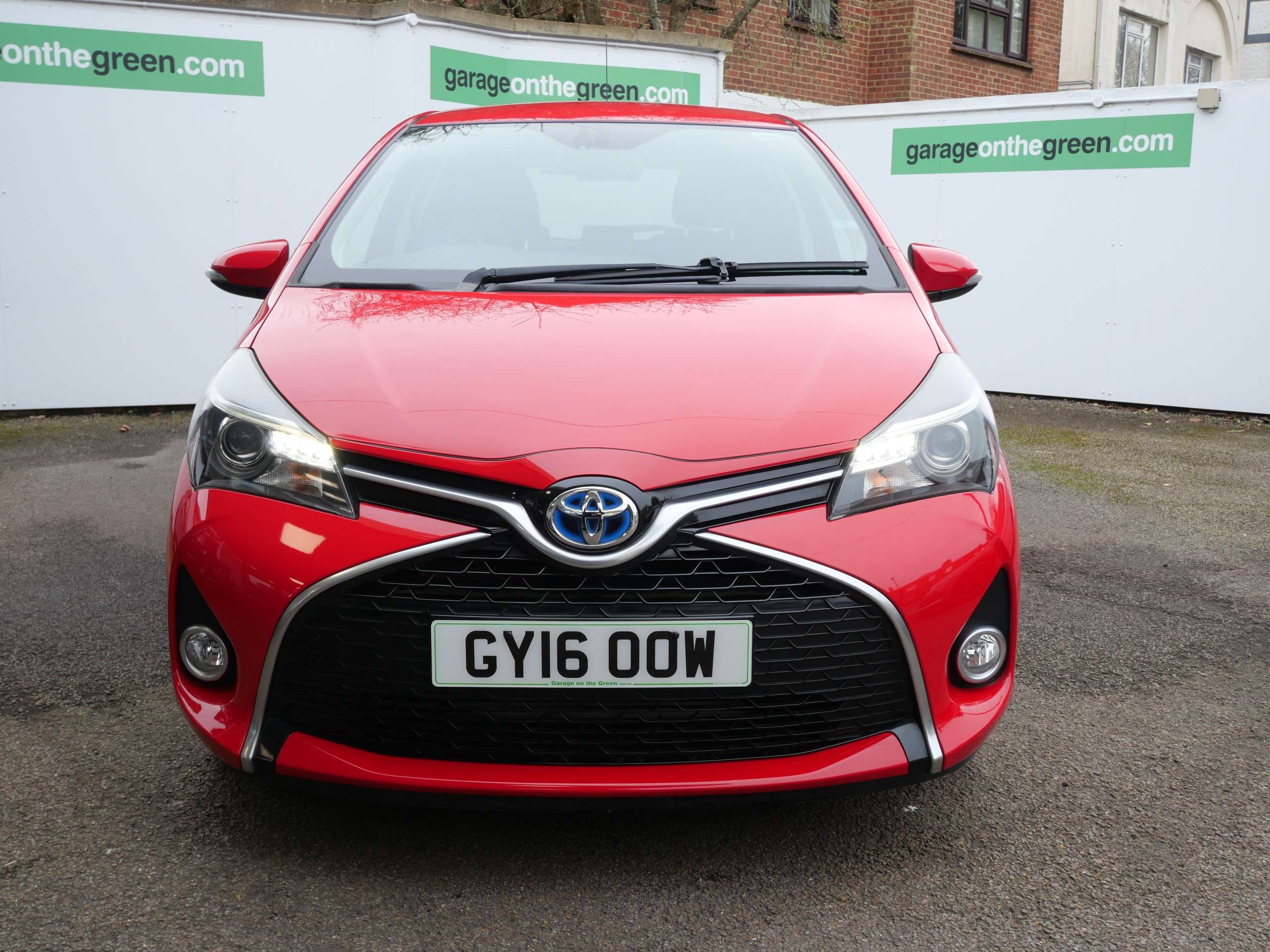 A 2016 TOYOTA YARIS 1.5 VVT-h Design Petrol Hybrid E-CVT Euro 6 5dr 1 Owner Only 14000 Miles 20 Pound Road Tax A 2016 TOYOTA YARIS 1.5 VVT-h Design Petrol Hybrid E-CVT Euro 6 5dr 1 Owner Only 14000 Miles 20 Pound Road Tax