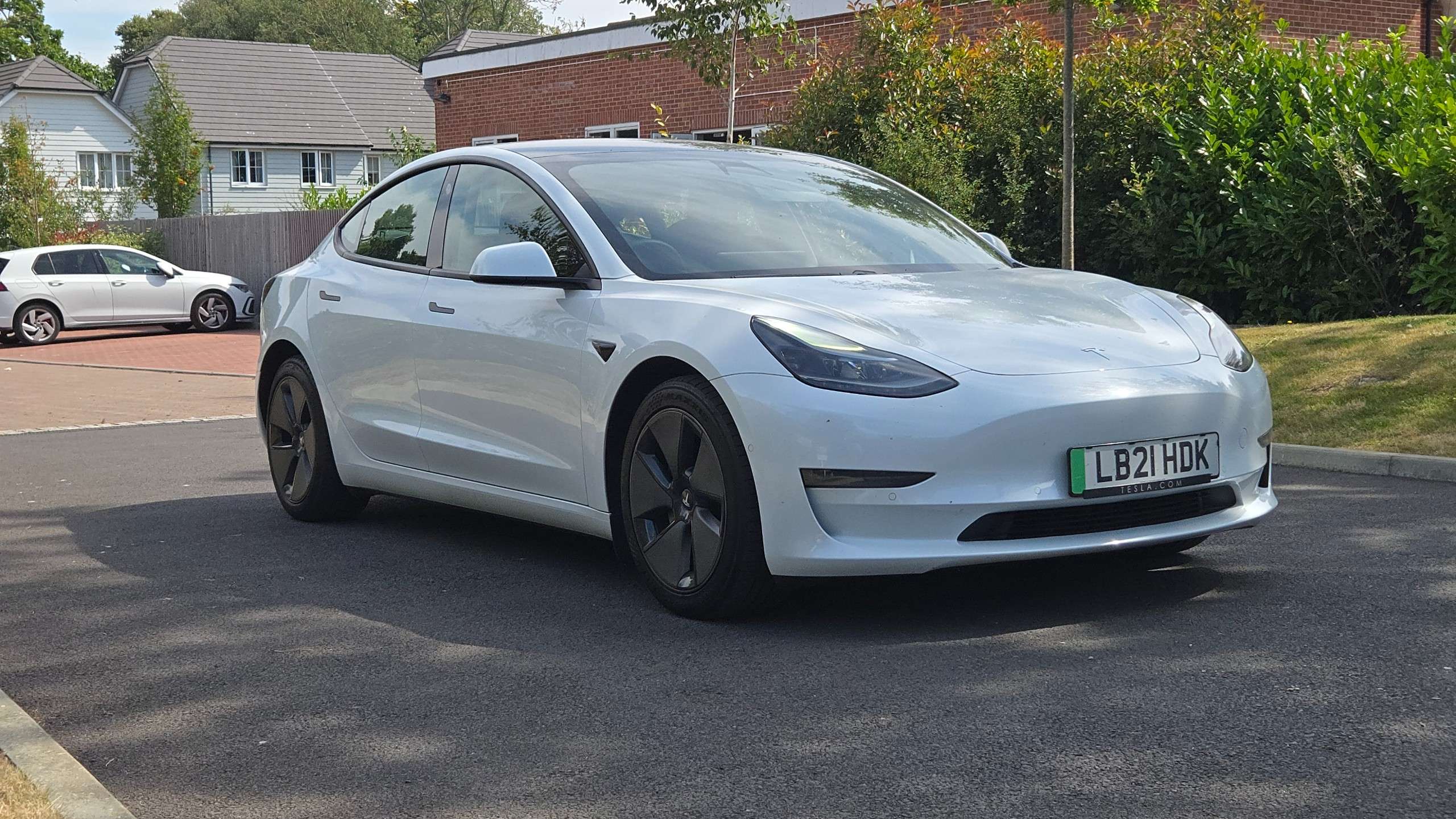A 2021 TESLA MODEL 3 (Dual Motor) Long Range Electric Auto 4WDE (346 ps) 4dr A 2021 TESLA MODEL 3 (Dual Motor) Long Range Electric Auto 4WDE (346 ps) 4dr