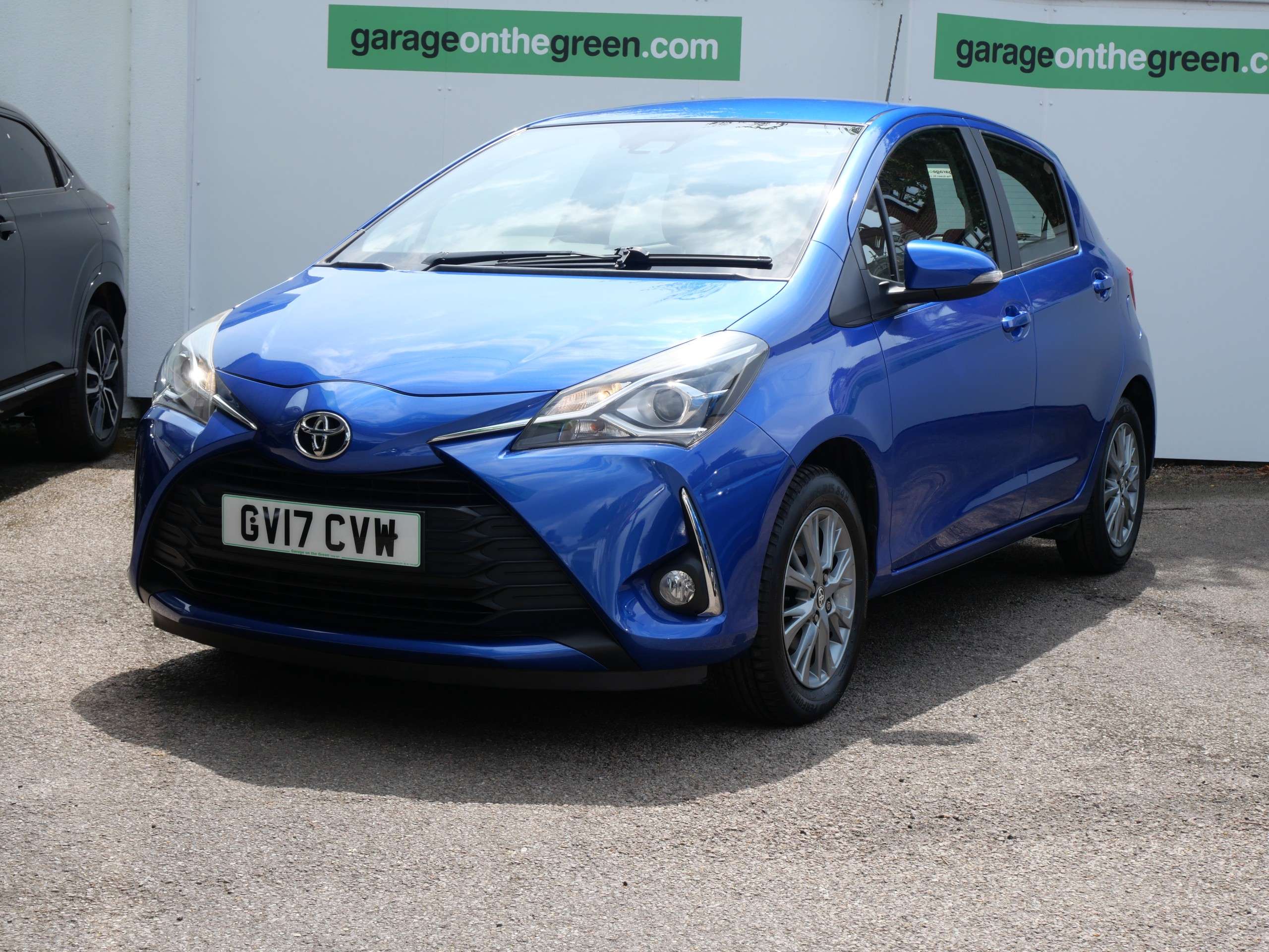 A 2017 TOYOTA YARIS 1.5 VVT-i Icon Euro 6 5dr 1 Owner Only 24000 Miles A 2017 TOYOTA YARIS 1.5 VVT-i Icon Euro 6 5dr 1 Owner Only 24000 Miles