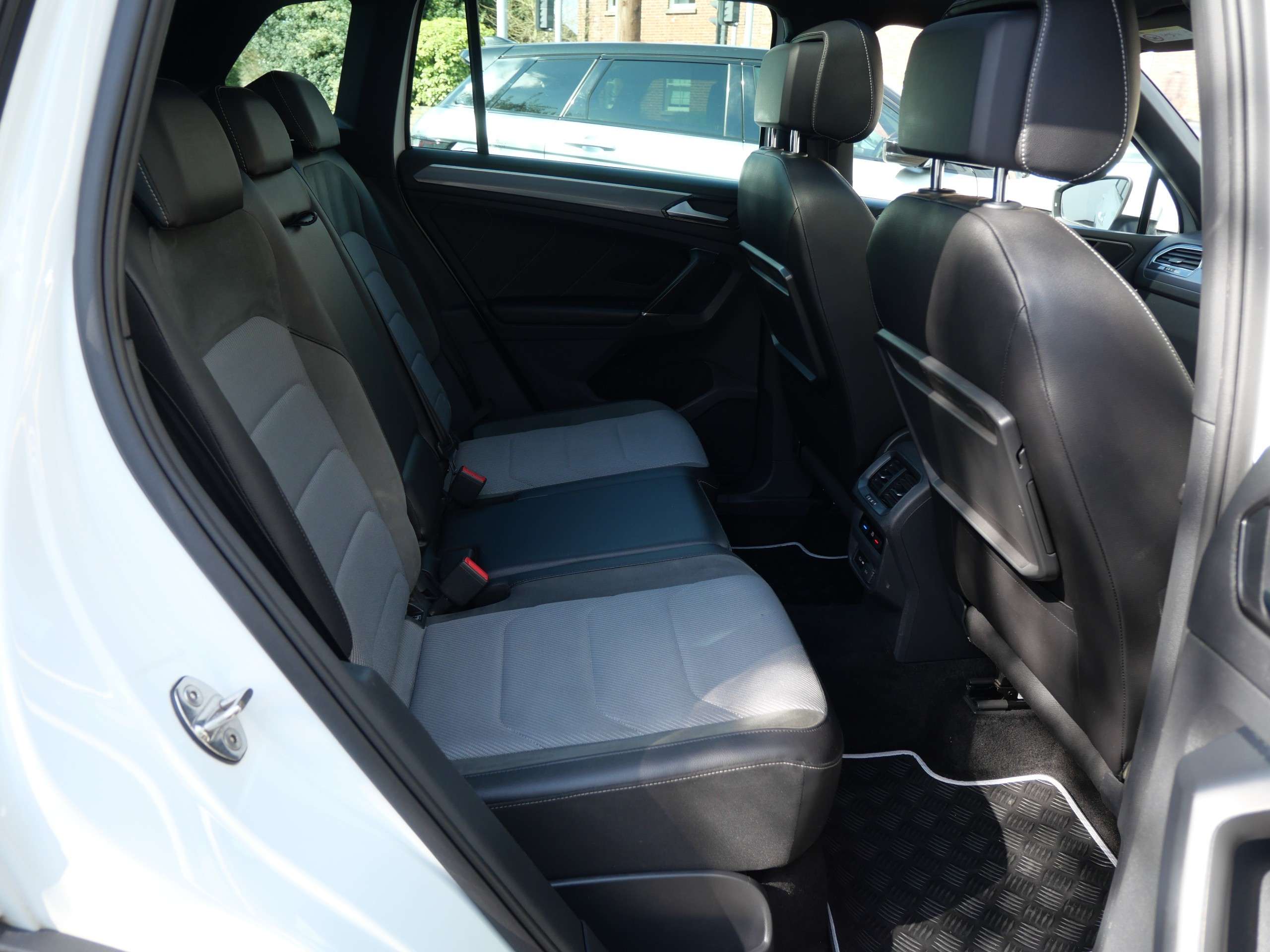 2018 VOLKSWAGEN TIGUAN 2018 VOLKSWAGEN TIGUAN