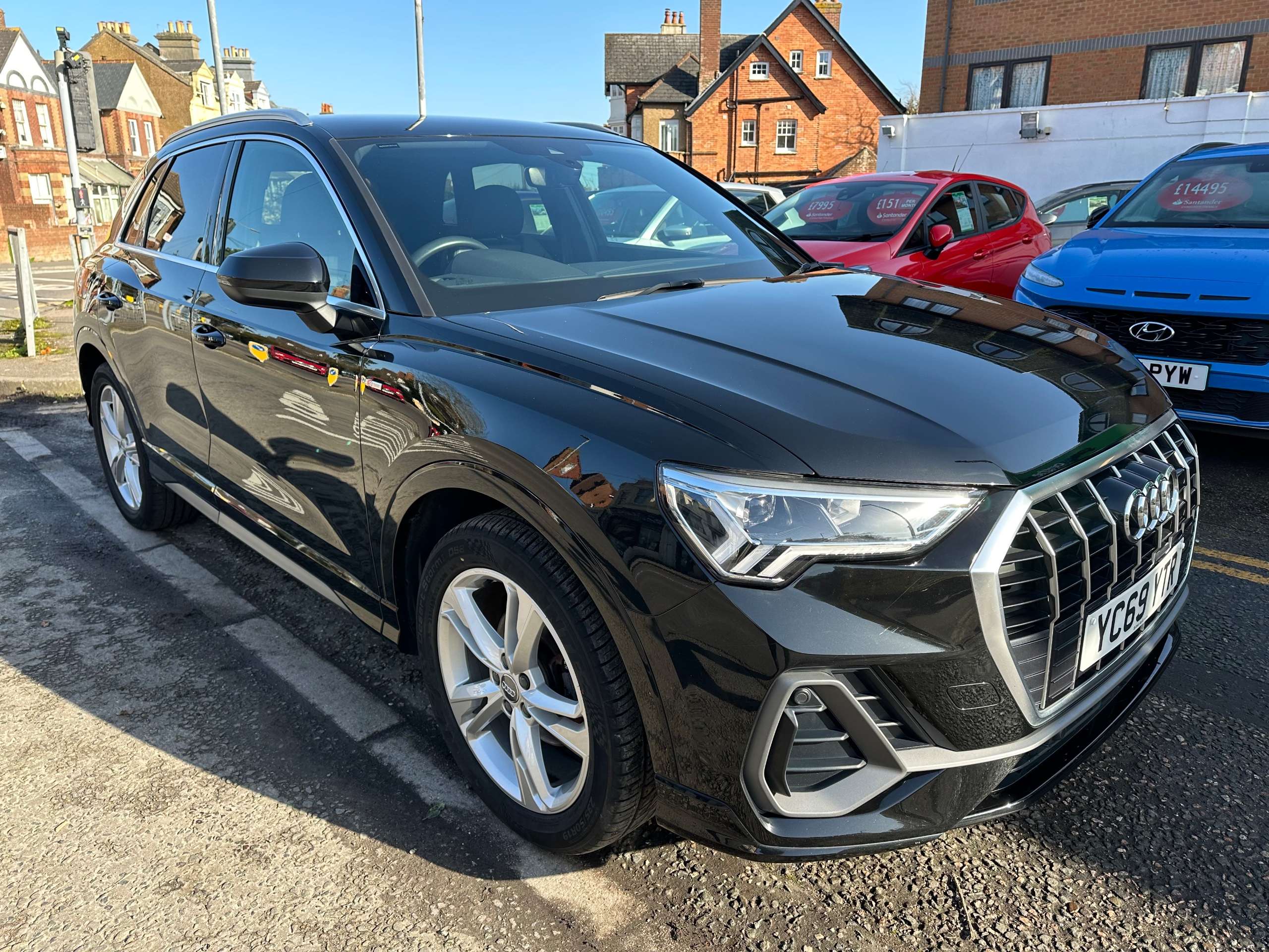 A 2019 AUDI Q3 1.5 TFSI CoD 35 S line Euro 6 (s/s) 5dr A 2019 AUDI Q3 1.5 TFSI CoD 35 S line Euro 6 (s/s) 5dr