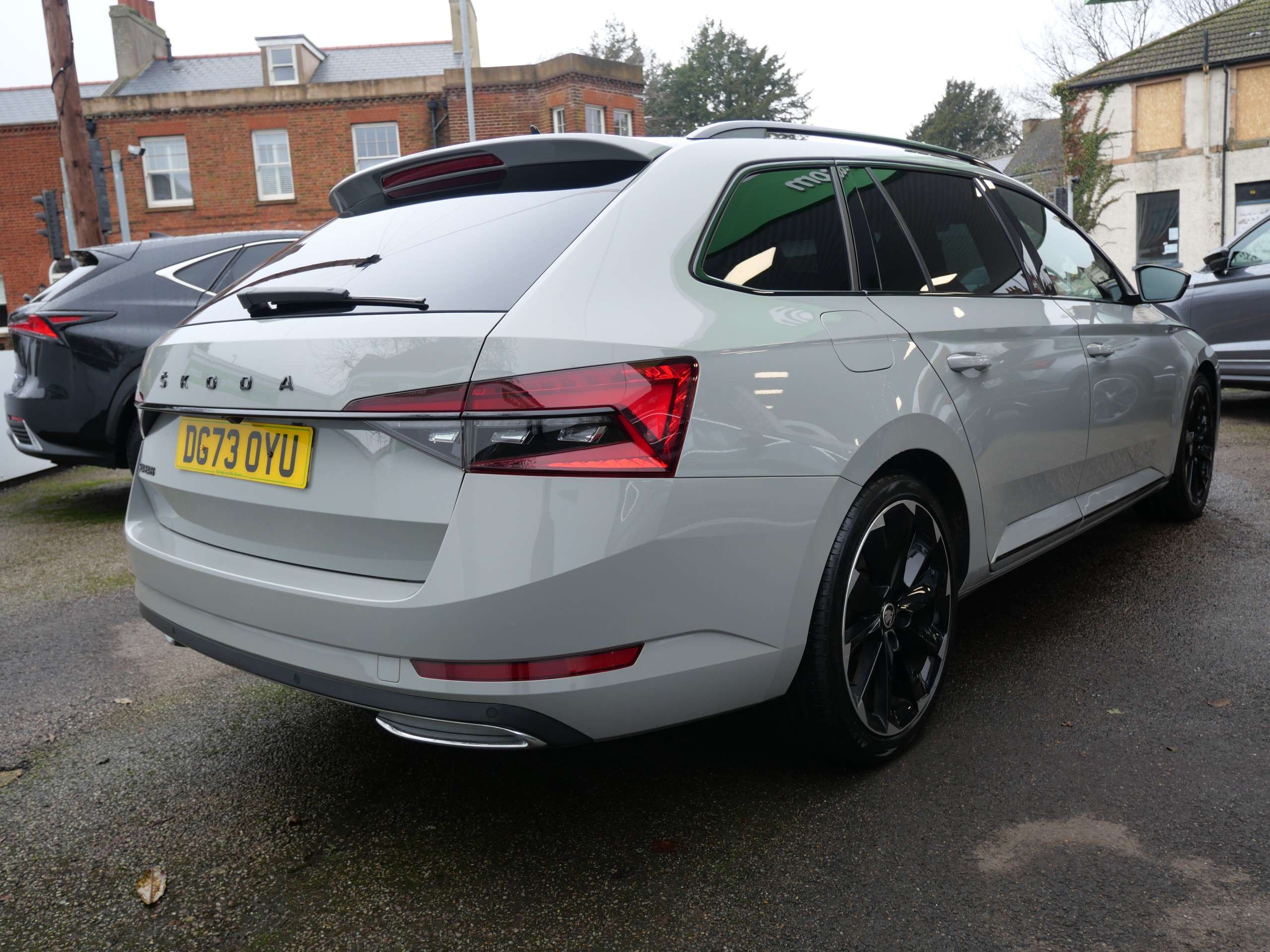 A 2023 SKODA SUPERB 2.0 TDI SportLine Plus DSG Euro 6 (s/s) (200 ps) 5dr A 2023 SKODA SUPERB 2.0 TDI SportLine Plus DSG Euro 6 (s/s) (200 ps) 5dr