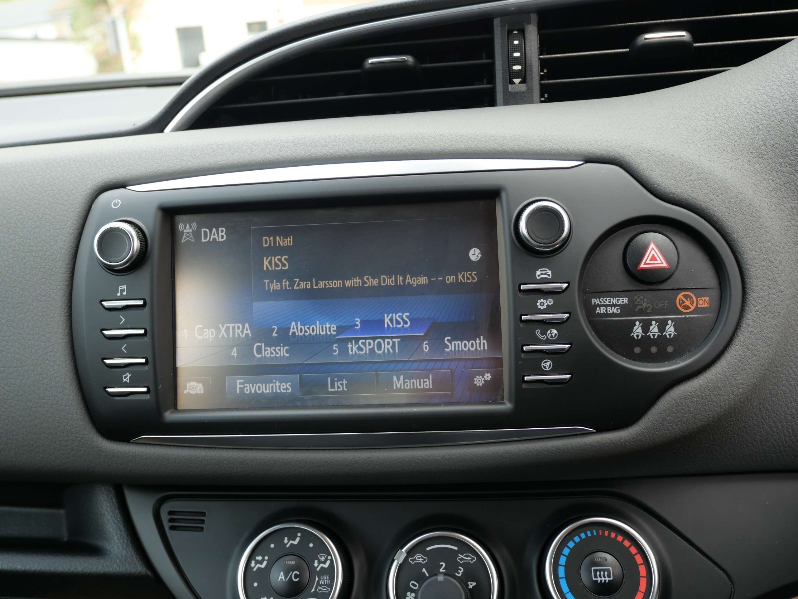 2017 TOYOTA YARIS 2017 TOYOTA YARIS