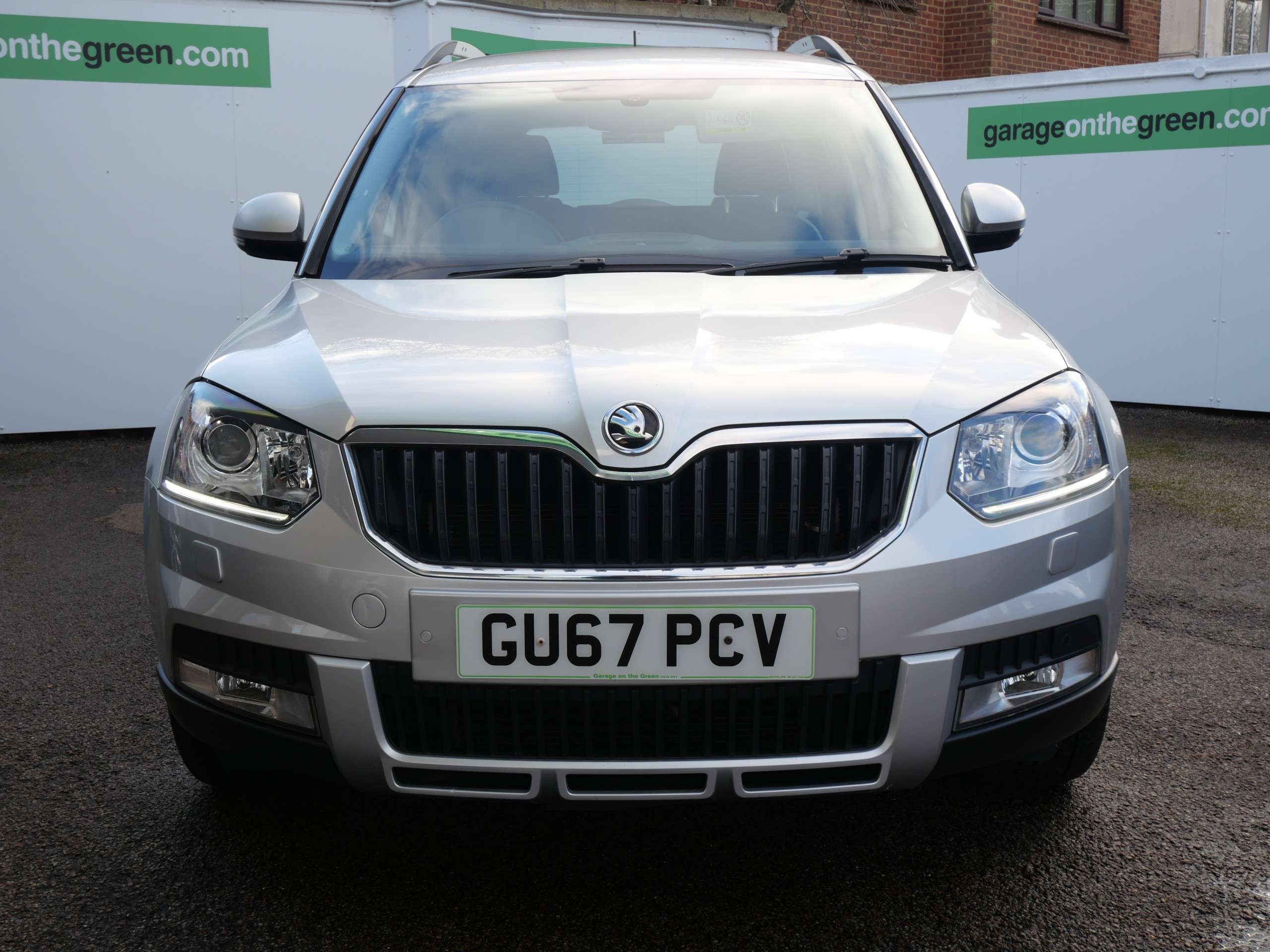 A 2017 SKODA YETI 1.2 TSI SE L Drive Outdoor DSG Euro 6 (s/s) 5dr 1 Owner Only 29000 Miles A 2017 SKODA YETI 1.2 TSI SE L Drive Outdoor DSG Euro 6 (s/s) 5dr 1 Owner Only 29000 Miles