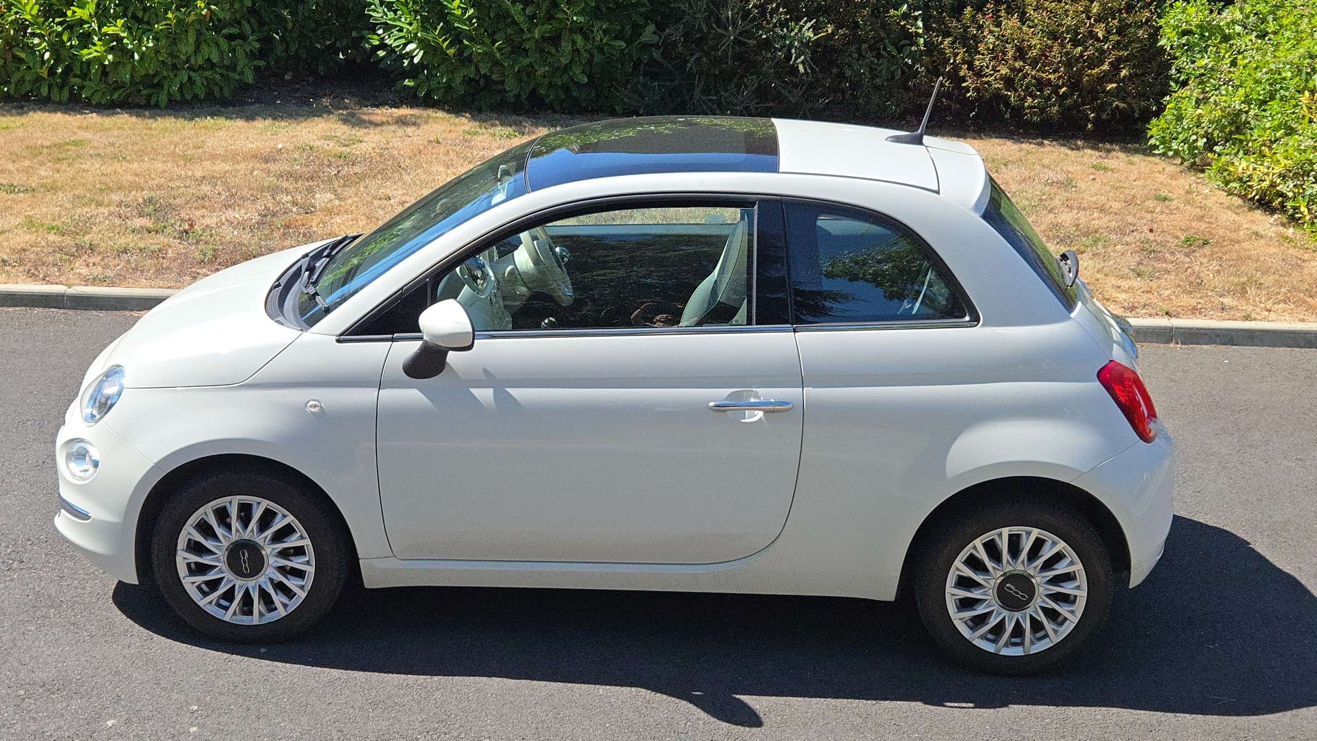 A 2017 FIAT 500 1.2 Lounge Euro 6 (s/s) 3dr A 2017 FIAT 500 1.2 Lounge Euro 6 (s/s) 3dr