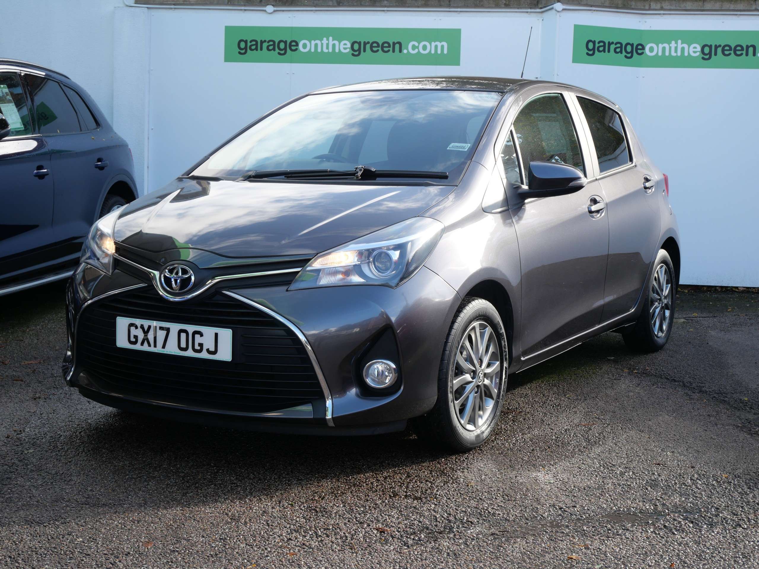 A 2017 TOYOTA YARIS 1.33 Dual VVT-i Icon Multidrive S Euro 6 5dr Only 30000 Miles 30 Pound Road Tax A 2017 TOYOTA YARIS 1.33 Dual VVT-i Icon Multidrive S Euro 6 5dr Only 30000 Miles 30 Pound Road Tax