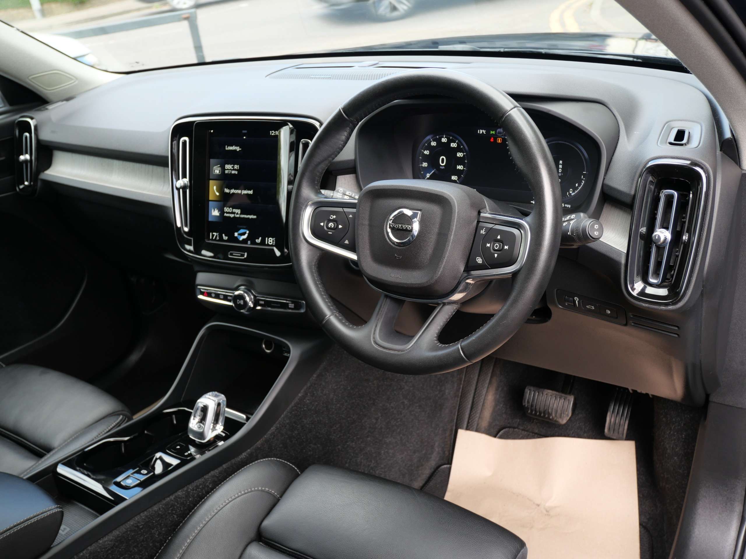 2020 VOLVO XC40 2020 VOLVO XC40