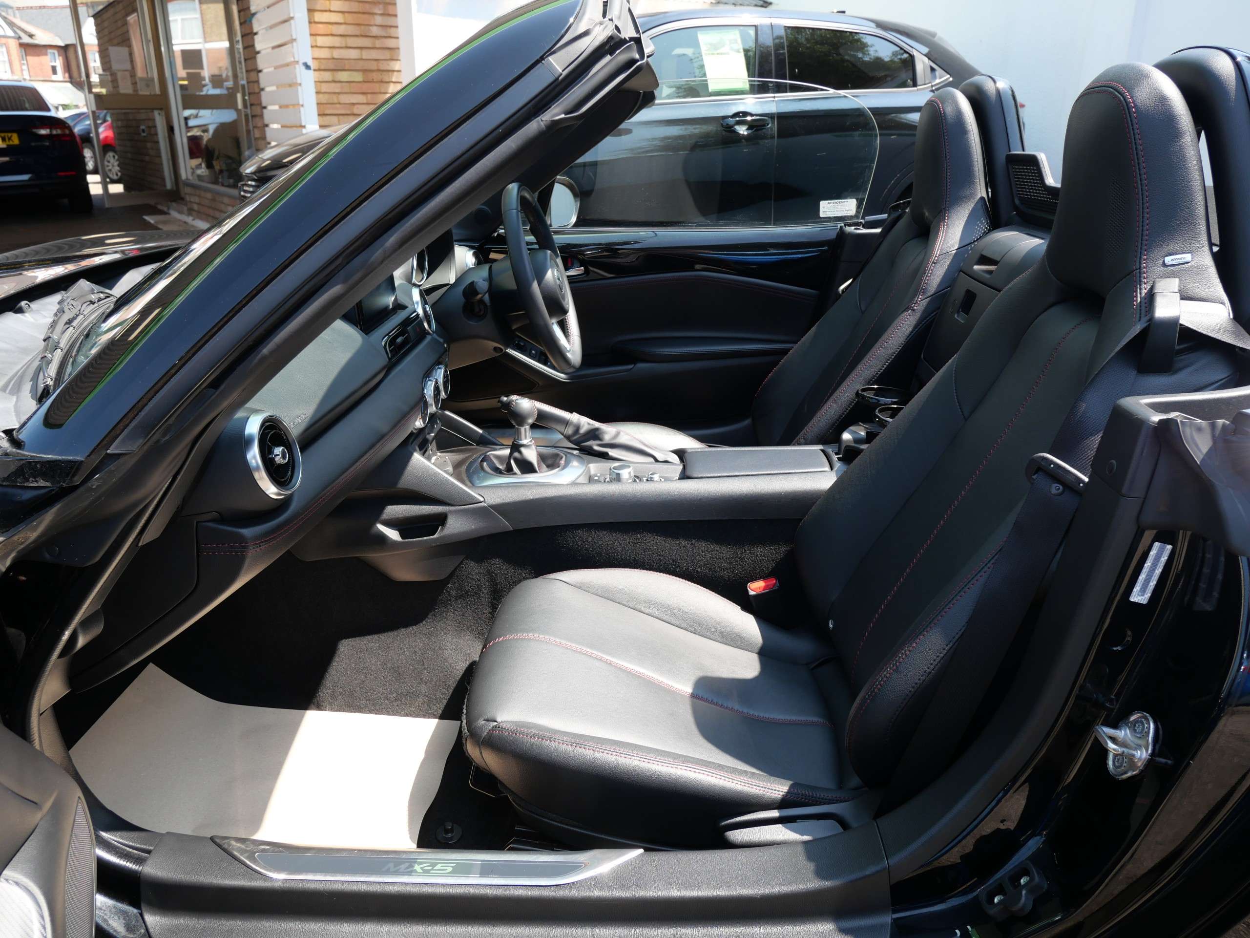 2019 MAZDA MX-5 2019 MAZDA MX-5