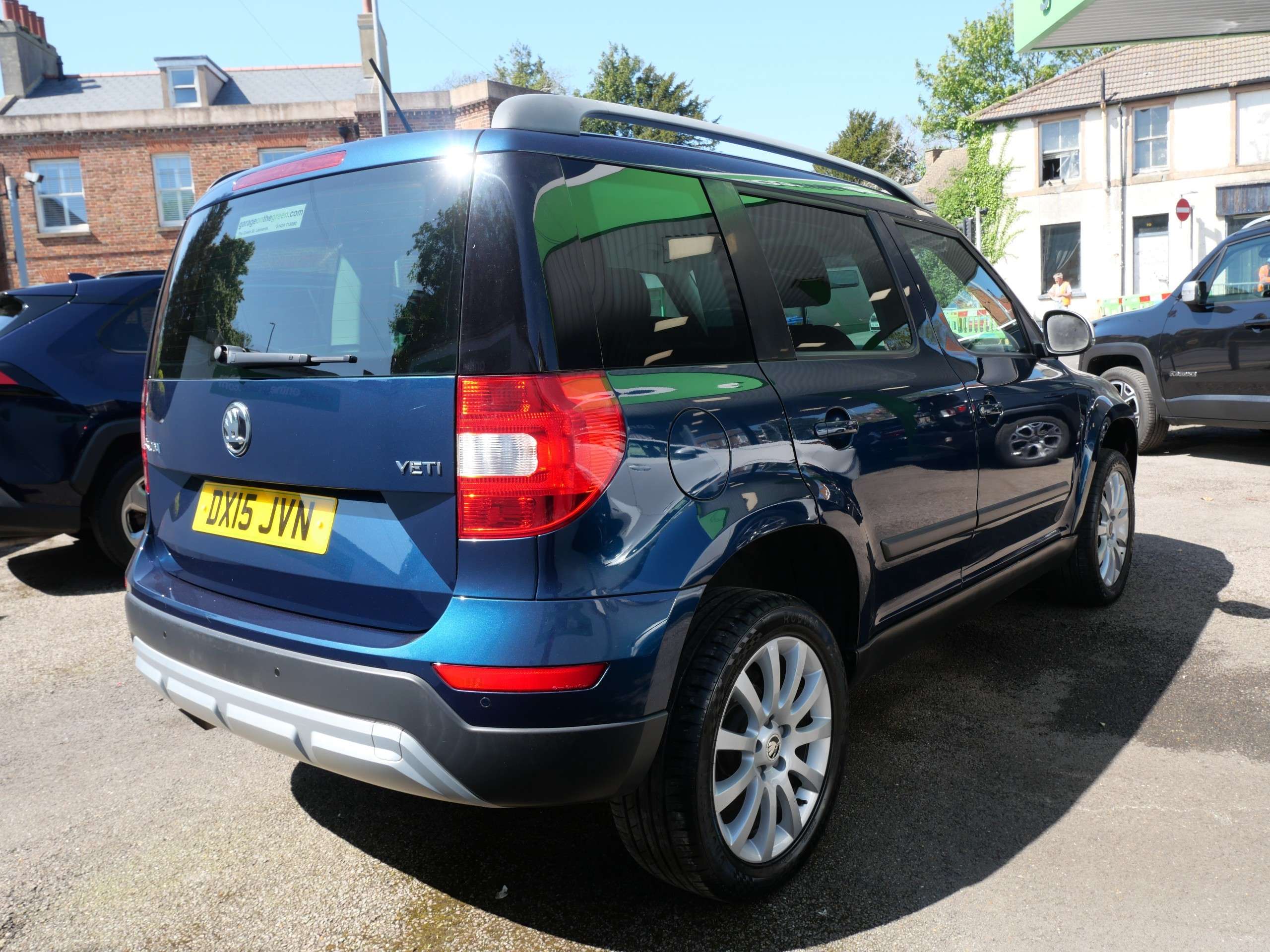 A 2015 SKODA YETI 1.2 TSI SE Outdoor Euro 5 5dr A 2015 SKODA YETI 1.2 TSI SE Outdoor Euro 5 5dr
