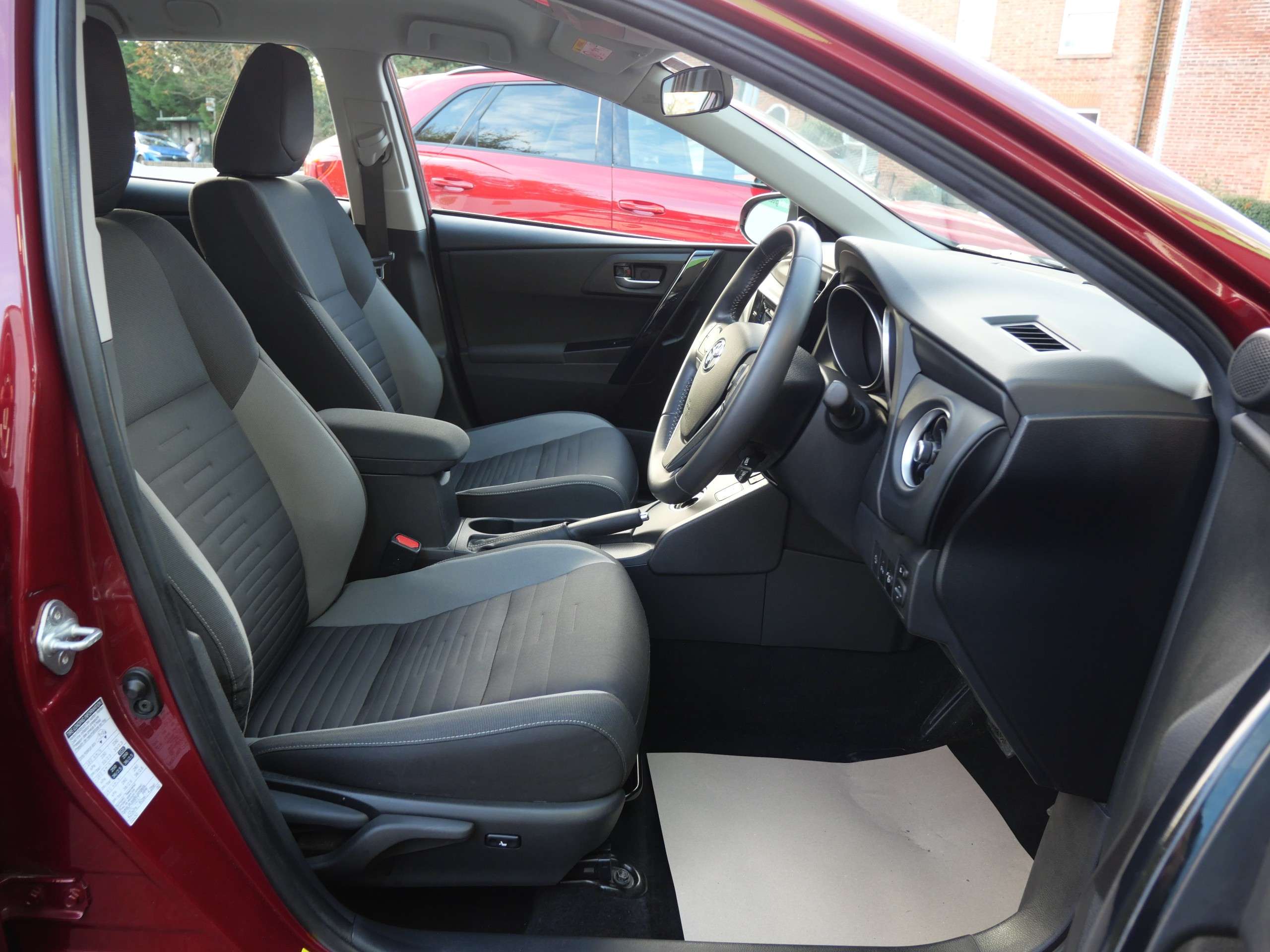 2017 TOYOTA AURIS 2017 TOYOTA AURIS