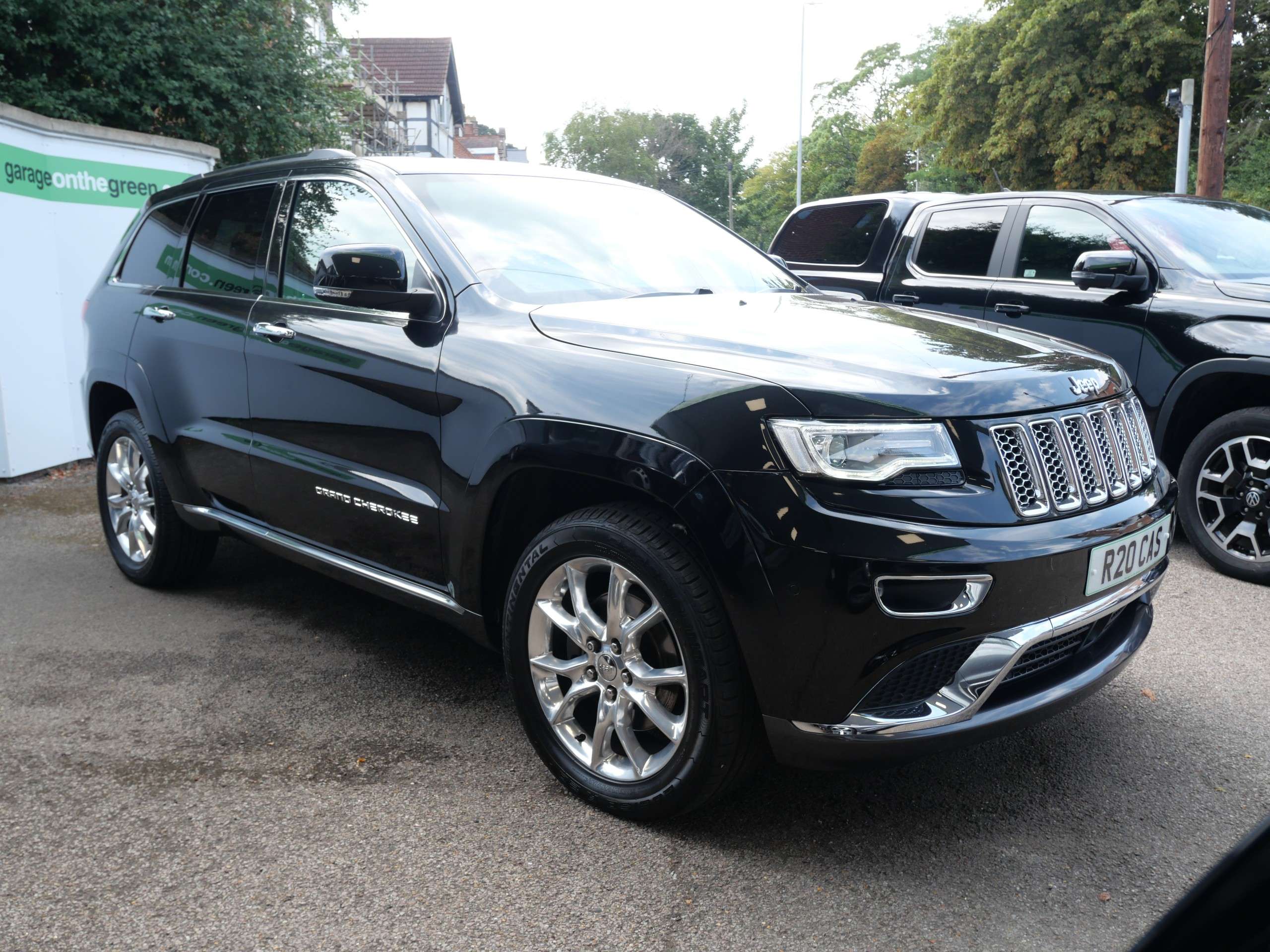A 2016 JEEP GRAND CHEROKEE 3.0 V6 CRD Summit Auto 4WD Euro 6 (247 bhp) 5dr Only 39000 Miles A 2016 JEEP GRAND CHEROKEE 3.0 V6 CRD Summit Auto 4WD Euro 6 (247 bhp) 5dr Only 39000 Miles