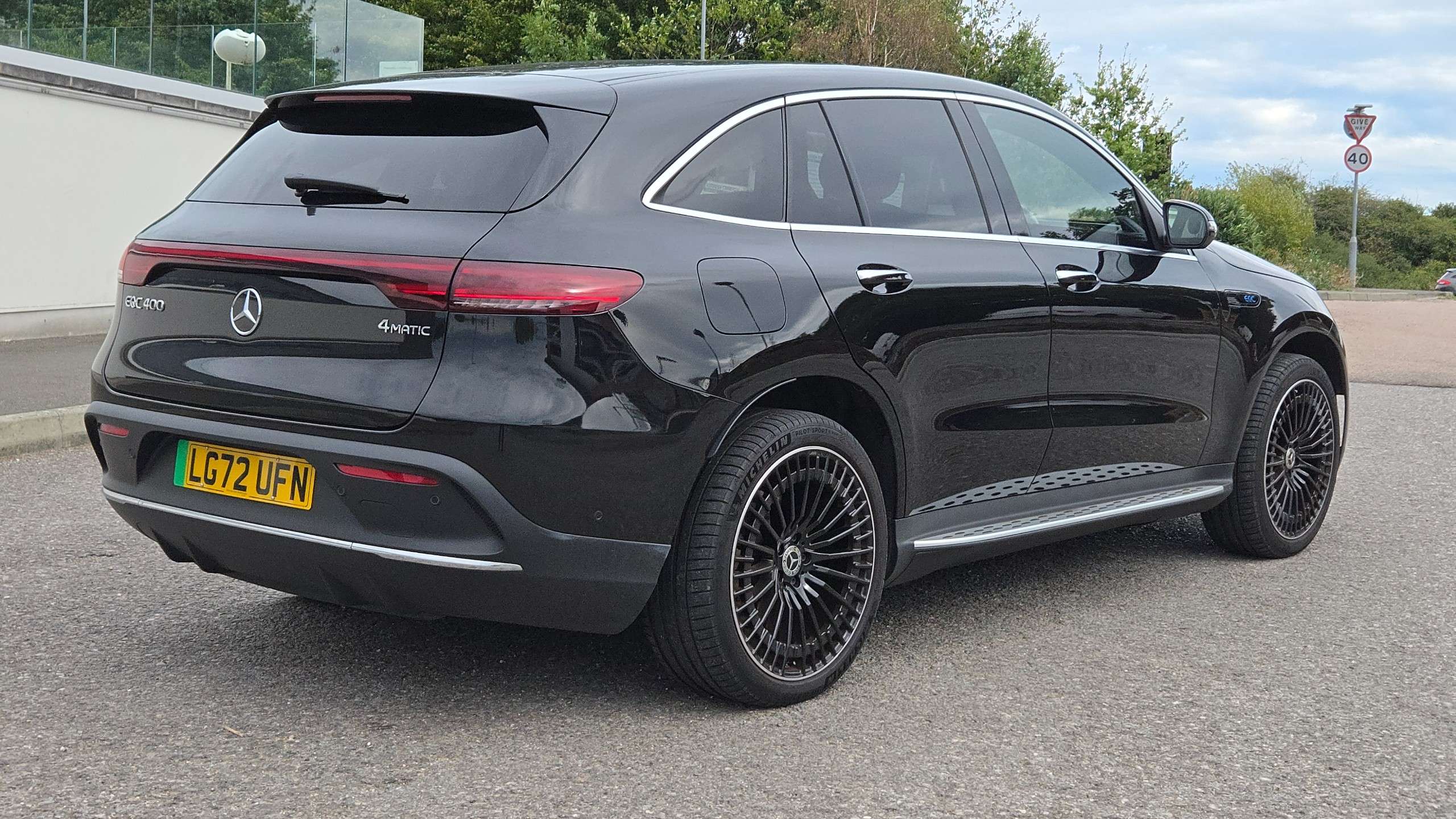 A 2022 MERCEDES-BENZ EQC EQC 400 80kWh AMG Line (Premium Plus) Auto 4MATIC (408 ps) 5dr 1 Owner A 2022 MERCEDES-BENZ EQC EQC 400 80kWh AMG Line (Premium Plus) Auto 4MATIC (408 ps) 5dr 1 Owner