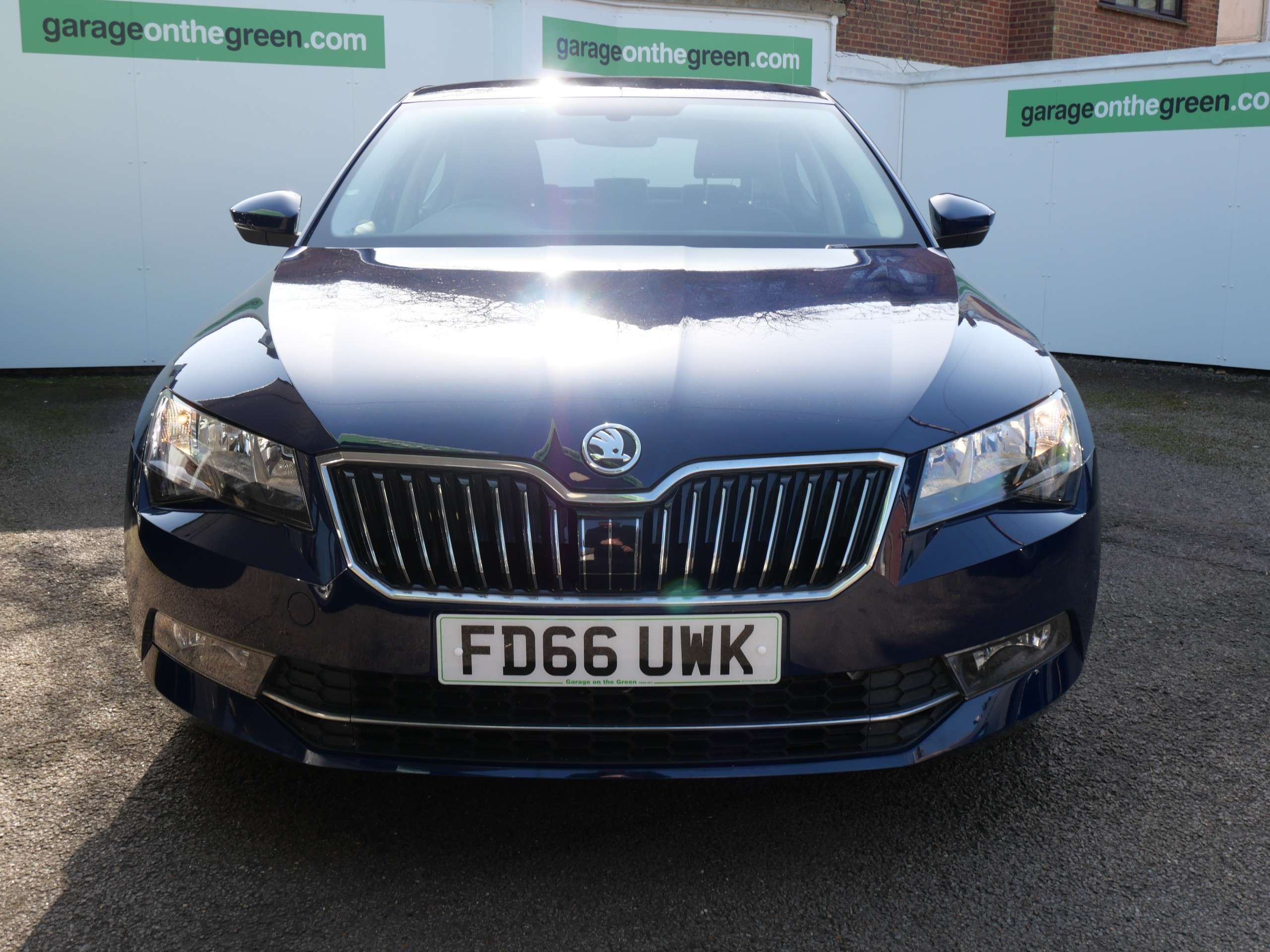 A 2016 SKODA SUPERB 1.6 TDI SE DSG Euro 6 (s/s) 5dr Only 36000 Miles 20 Pound Road Tax A 2016 SKODA SUPERB 1.6 TDI SE DSG Euro 6 (s/s) 5dr Only 36000 Miles 20 Pound Road Tax