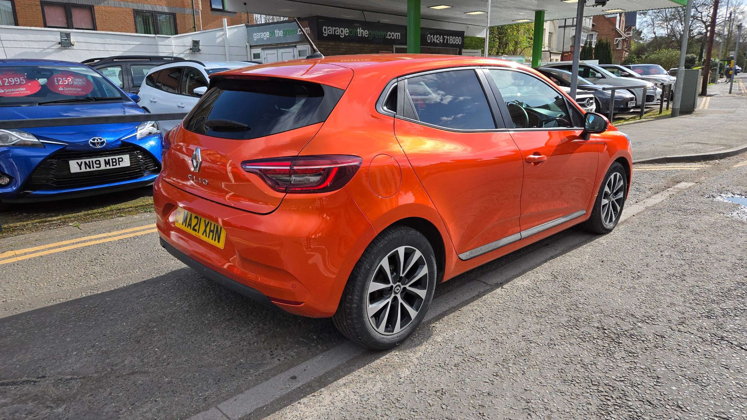 A 2021 RENAULT CLIO 1.0 TCe Iconic Euro 6 (s/s) 5dr A 2021 RENAULT CLIO 1.0 TCe Iconic Euro 6 (s/s) 5dr