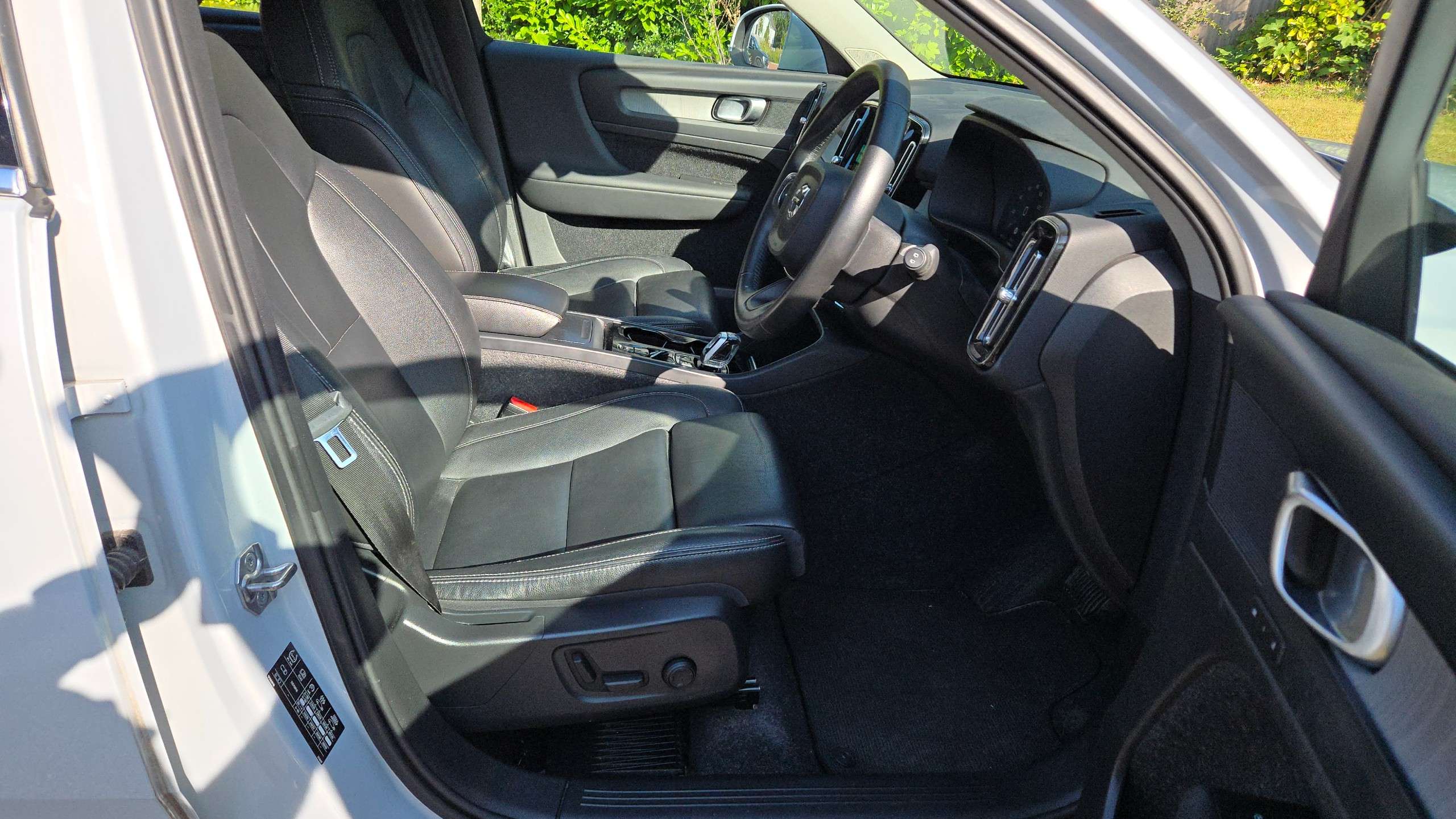 2020 VOLVO XC40 2020 VOLVO XC40