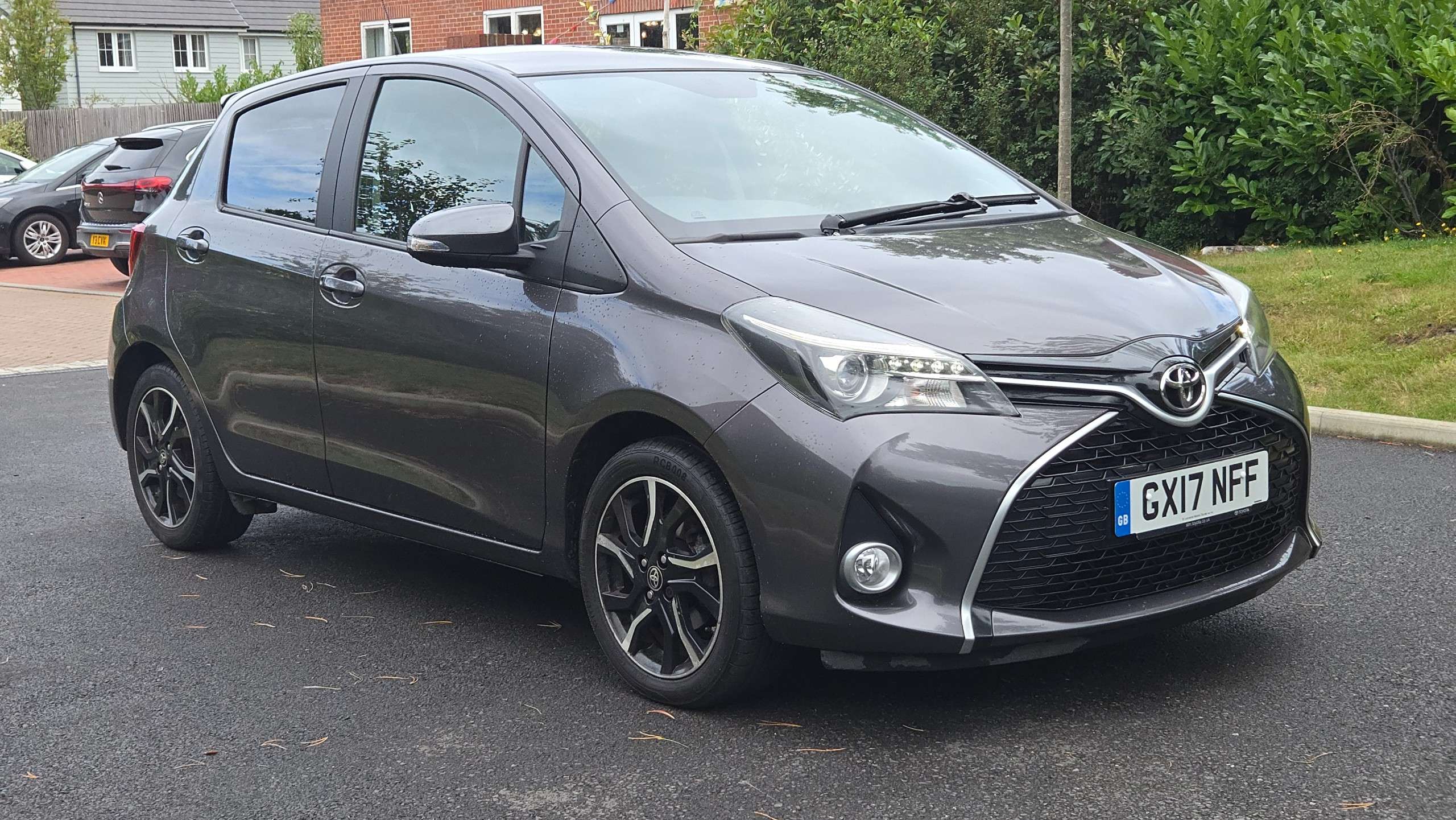 A 2017 TOYOTA YARIS 1.33 Dual VVT-i Design Euro 6 5dr A 2017 TOYOTA YARIS 1.33 Dual VVT-i Design Euro 6 5dr