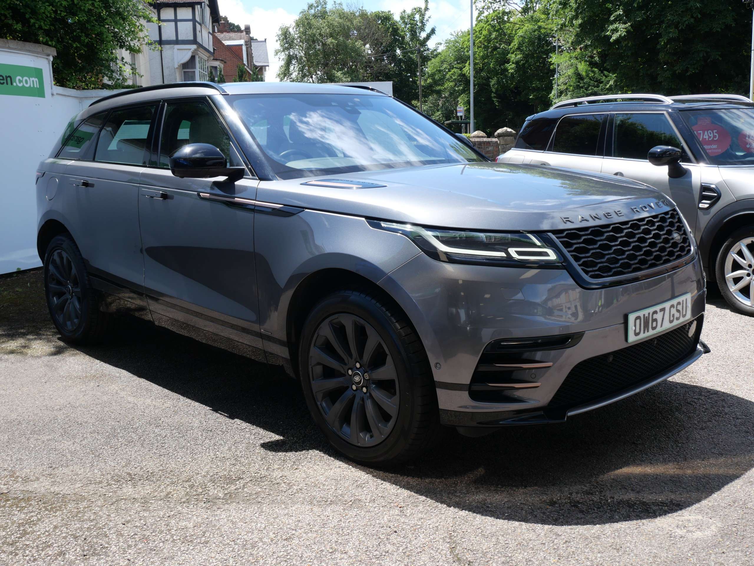 A 2017 LAND ROVER RANGE ROVER VELAR 2.0 P250 R-Dynamic SE Auto 4WD Euro 6 (s/s) 5dr A 2017 LAND ROVER RANGE ROVER VELAR 2.0 P250 R-Dynamic SE Auto 4WD Euro 6 (s/s) 5dr