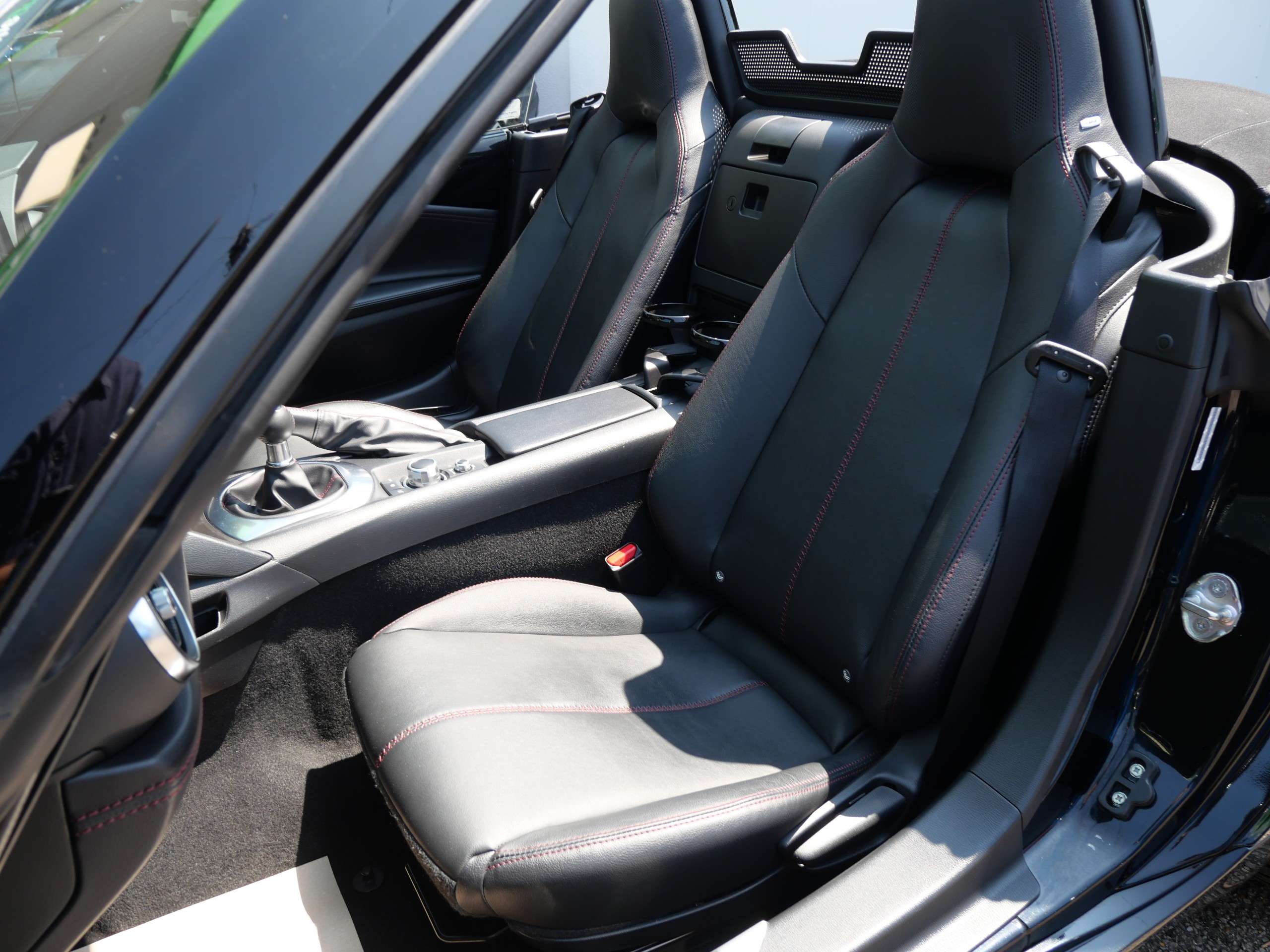 2019 MAZDA MX-5 2019 MAZDA MX-5