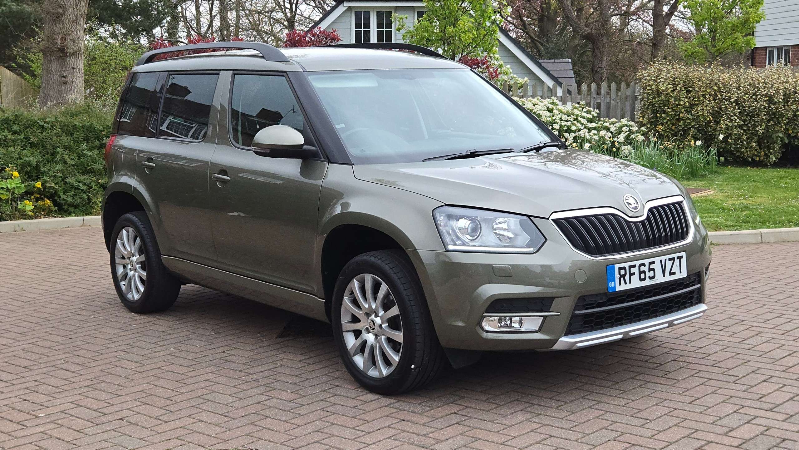A 2015 SKODA YETI 1.2 TSI SE L DSG Euro 6 (s/s) 5dr Only 22000 Miles A 2015 SKODA YETI 1.2 TSI SE L DSG Euro 6 (s/s) 5dr Only 22000 Miles