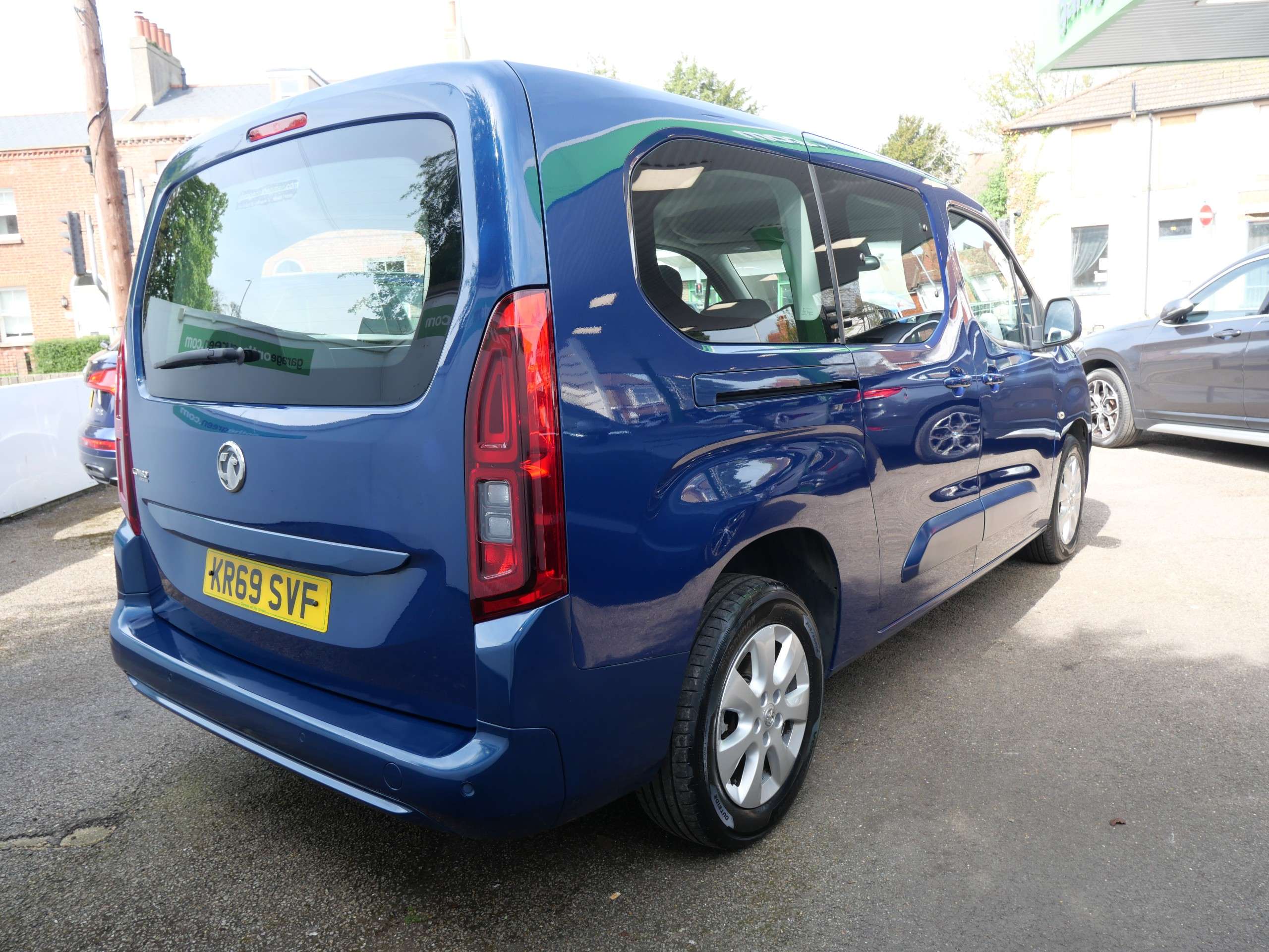 A 2019 VAUXHALL COMBO LIFE 1.2 Turbo GPF Energy XL Euro 6 (s/s) 5dr A 2019 VAUXHALL COMBO LIFE 1.2 Turbo GPF Energy XL Euro 6 (s/s) 5dr