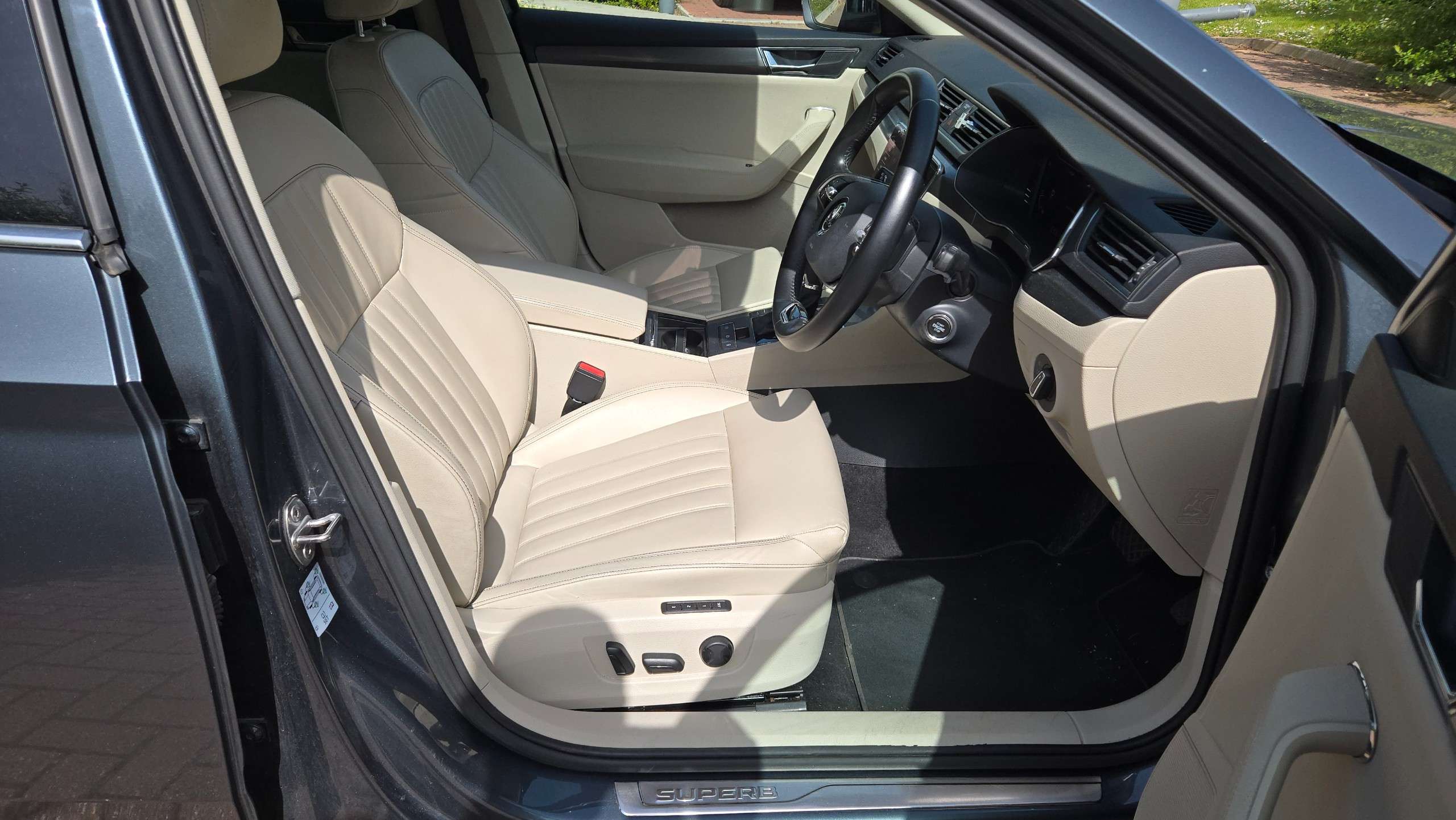 2021 SKODA SUPERB 2021 SKODA SUPERB