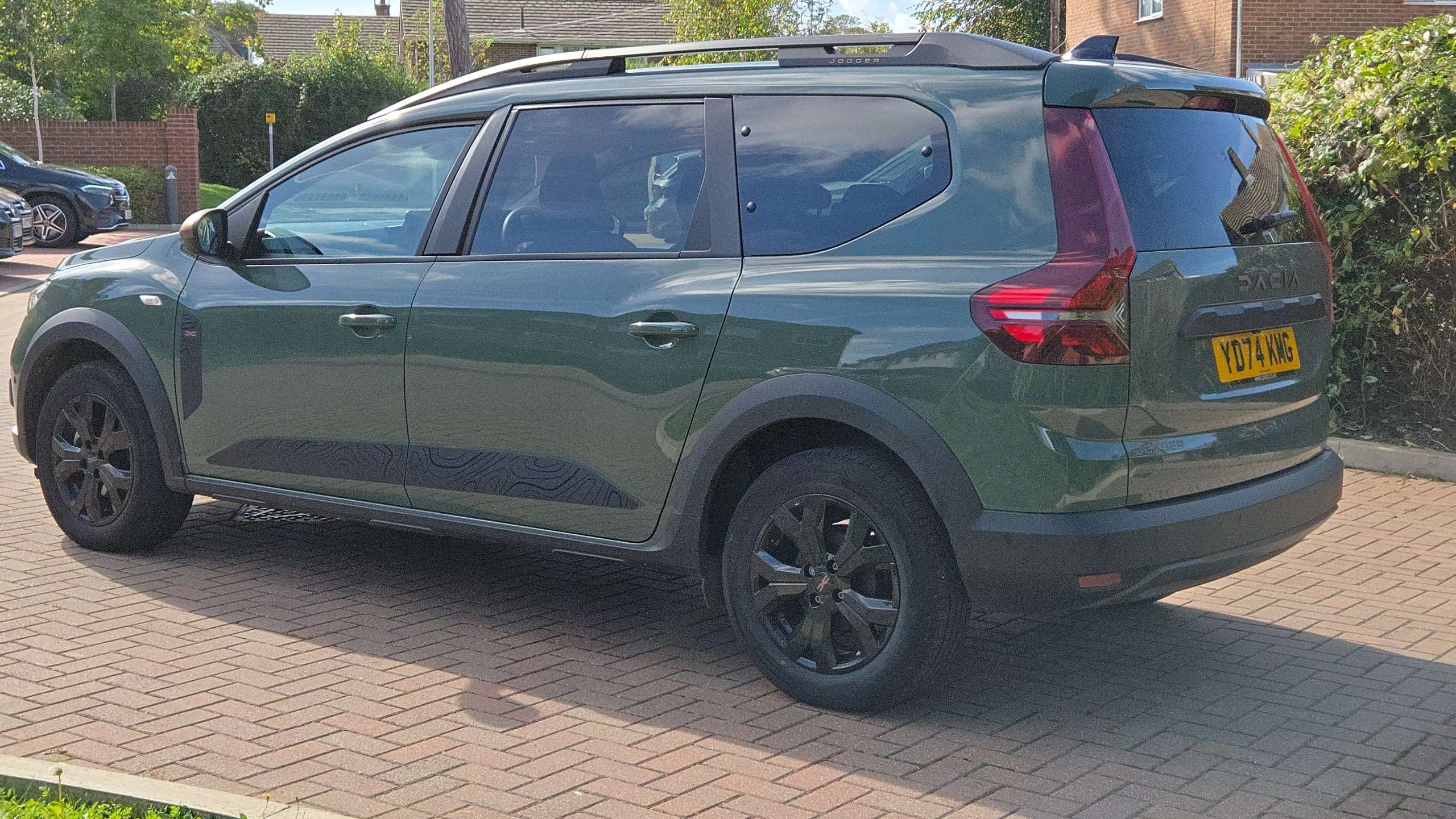 A 2024 DACIA JOGGER 1.6 Hybrid EXTREME Petrol Hybrid Auto Euro 6 (s/s) 5dr 1 Owner A 2024 DACIA JOGGER 1.6 Hybrid EXTREME Petrol Hybrid Auto Euro 6 (s/s) 5dr 1 Owner