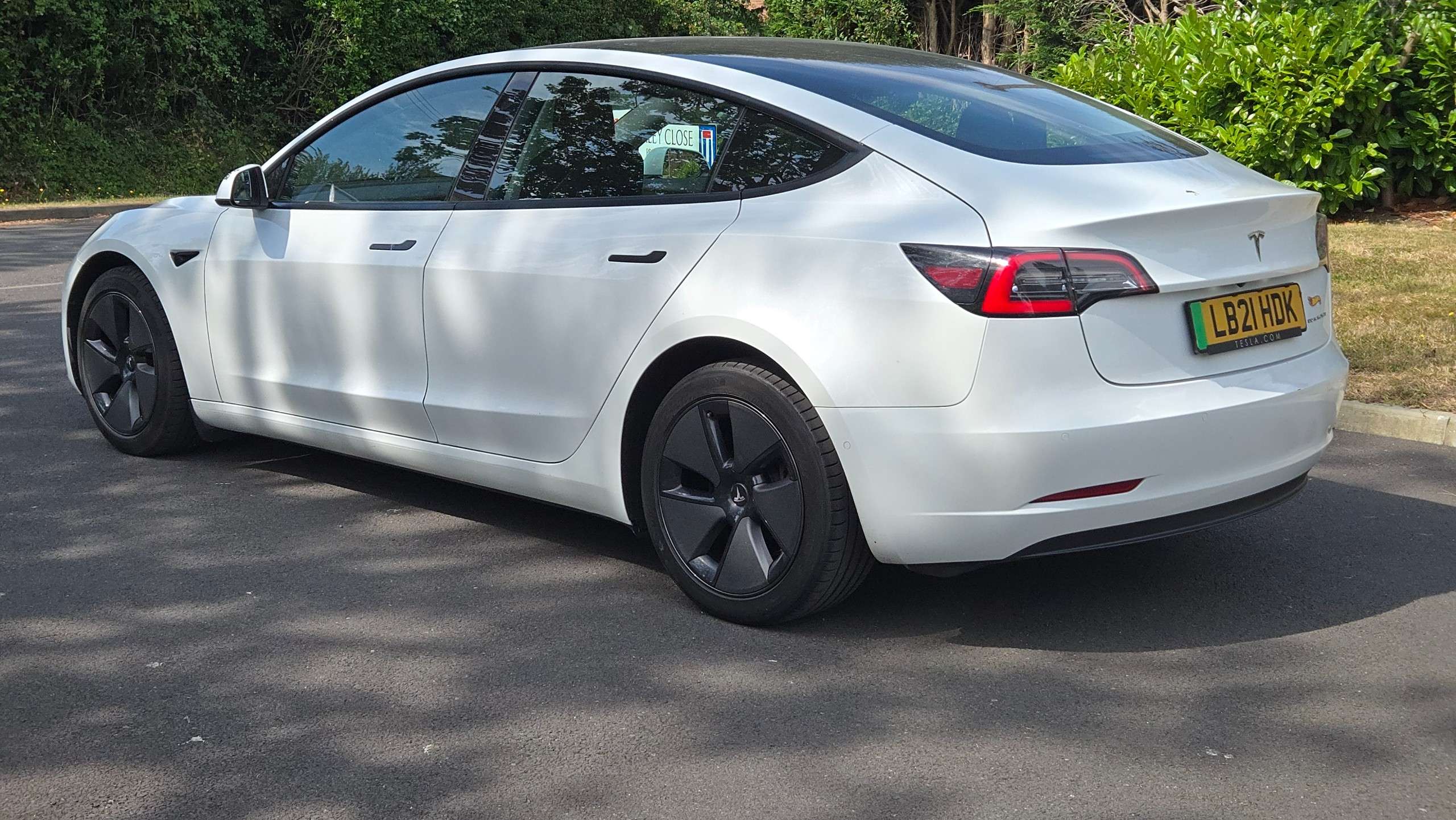 A 2021 TESLA MODEL 3 (Dual Motor) Long Range Electric Auto 4WDE (346 ps) 4dr A 2021 TESLA MODEL 3 (Dual Motor) Long Range Electric Auto 4WDE (346 ps) 4dr
