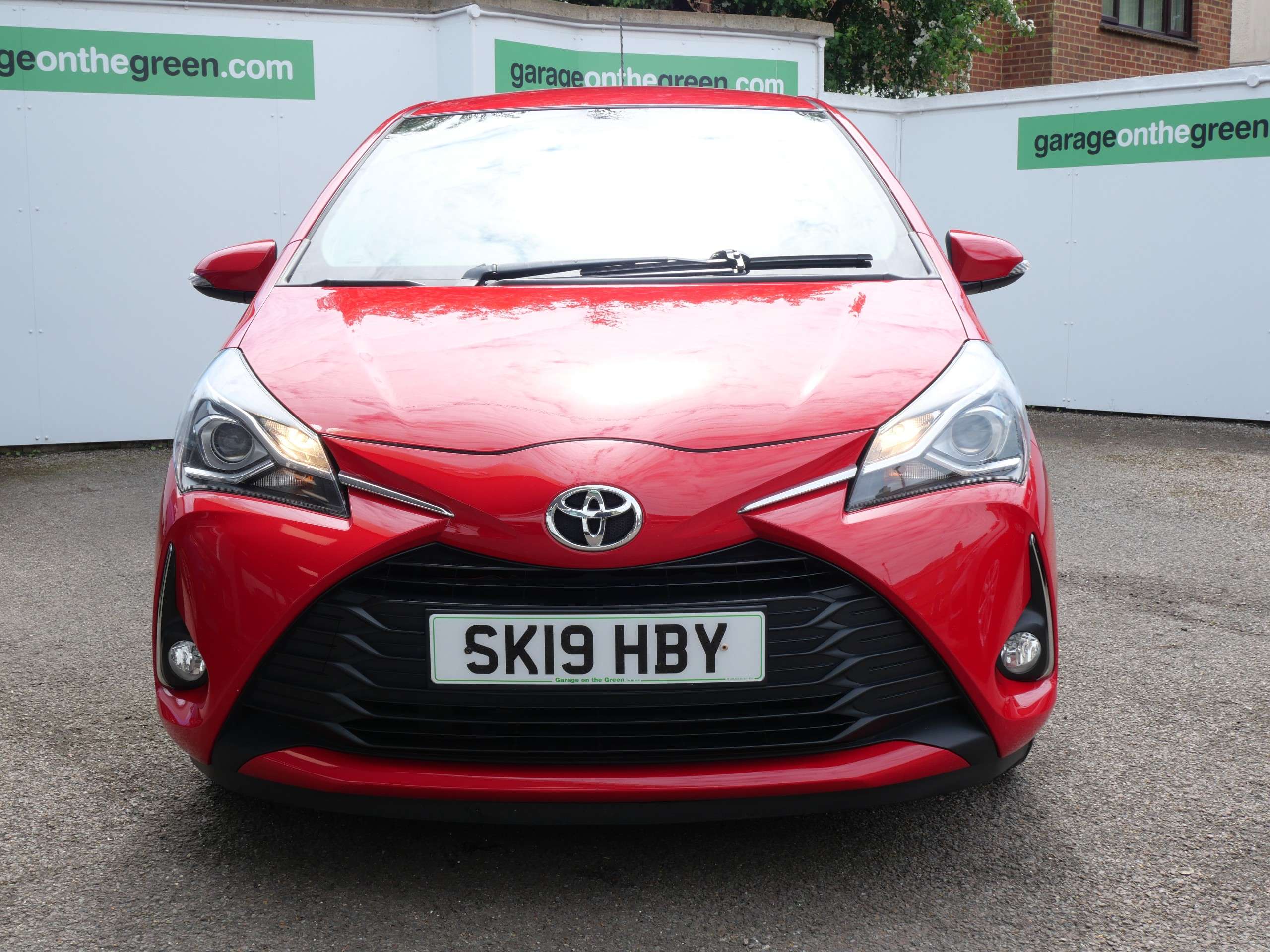 A 2019 TOYOTA YARIS VVT-I ICON TECH A 2019 TOYOTA YARIS VVT-I ICON TECH