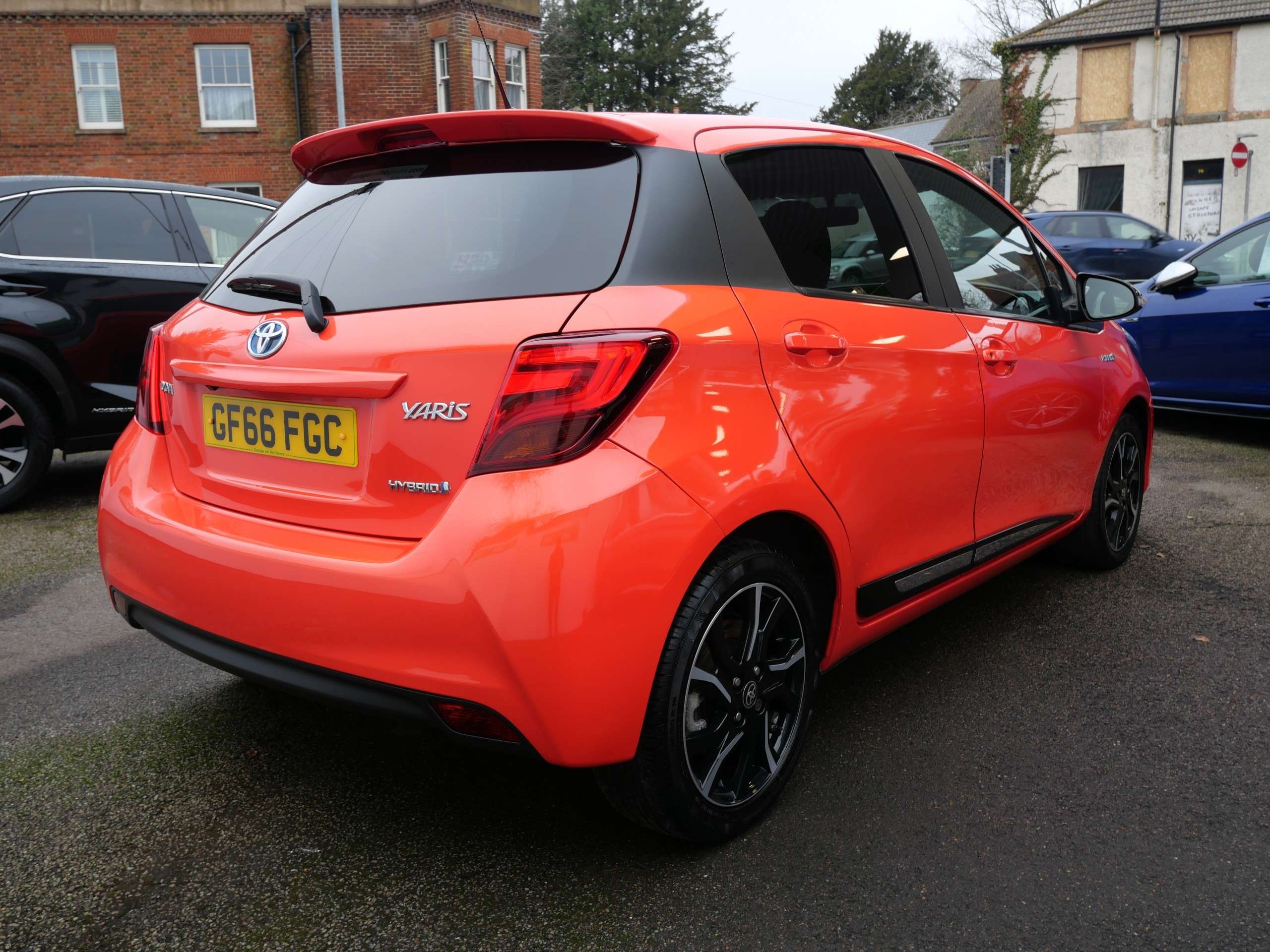 A 2016 TOYOTA YARIS 1.5 VVT-h Orange Edition Petrol Hybrid E-CVT Euro 6 5dr Only 20000 Miles 20 Pound Road Tax A 2016 TOYOTA YARIS 1.5 VVT-h Orange Edition Petrol Hybrid E-CVT Euro 6 5dr Only 20000 Miles 20 Pound Road Tax