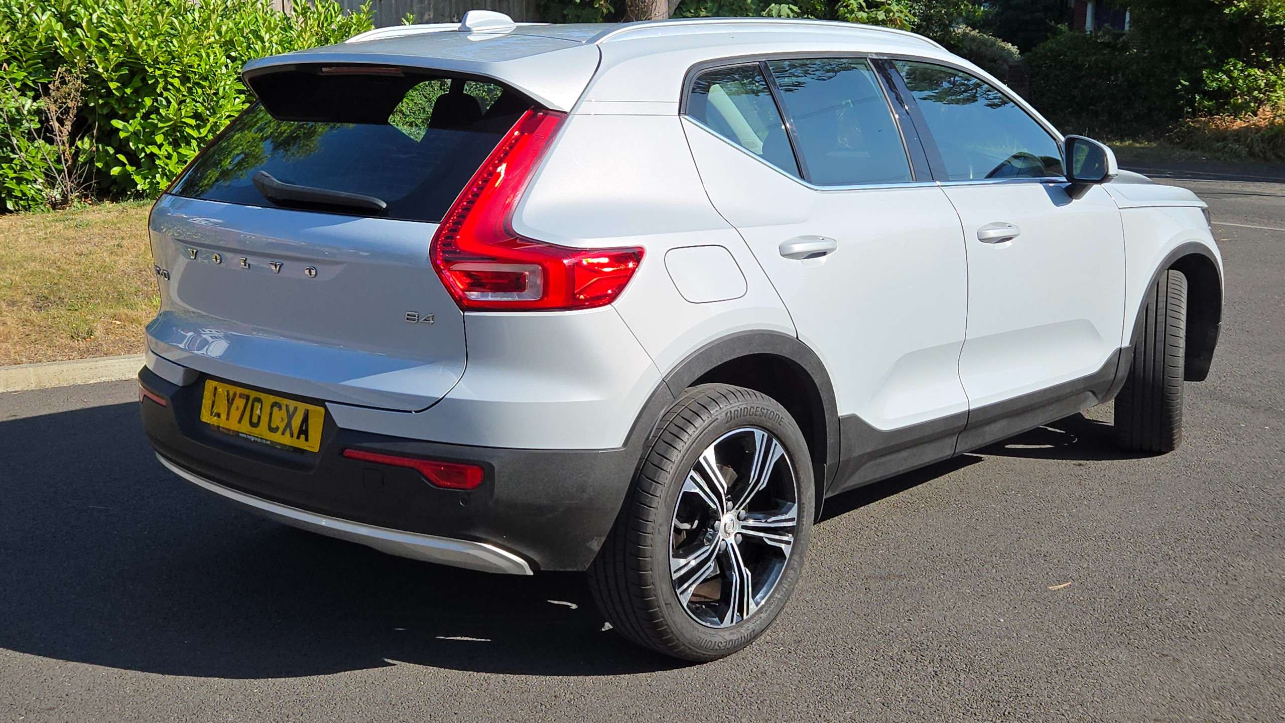 2020 VOLVO XC40 2020 VOLVO XC40