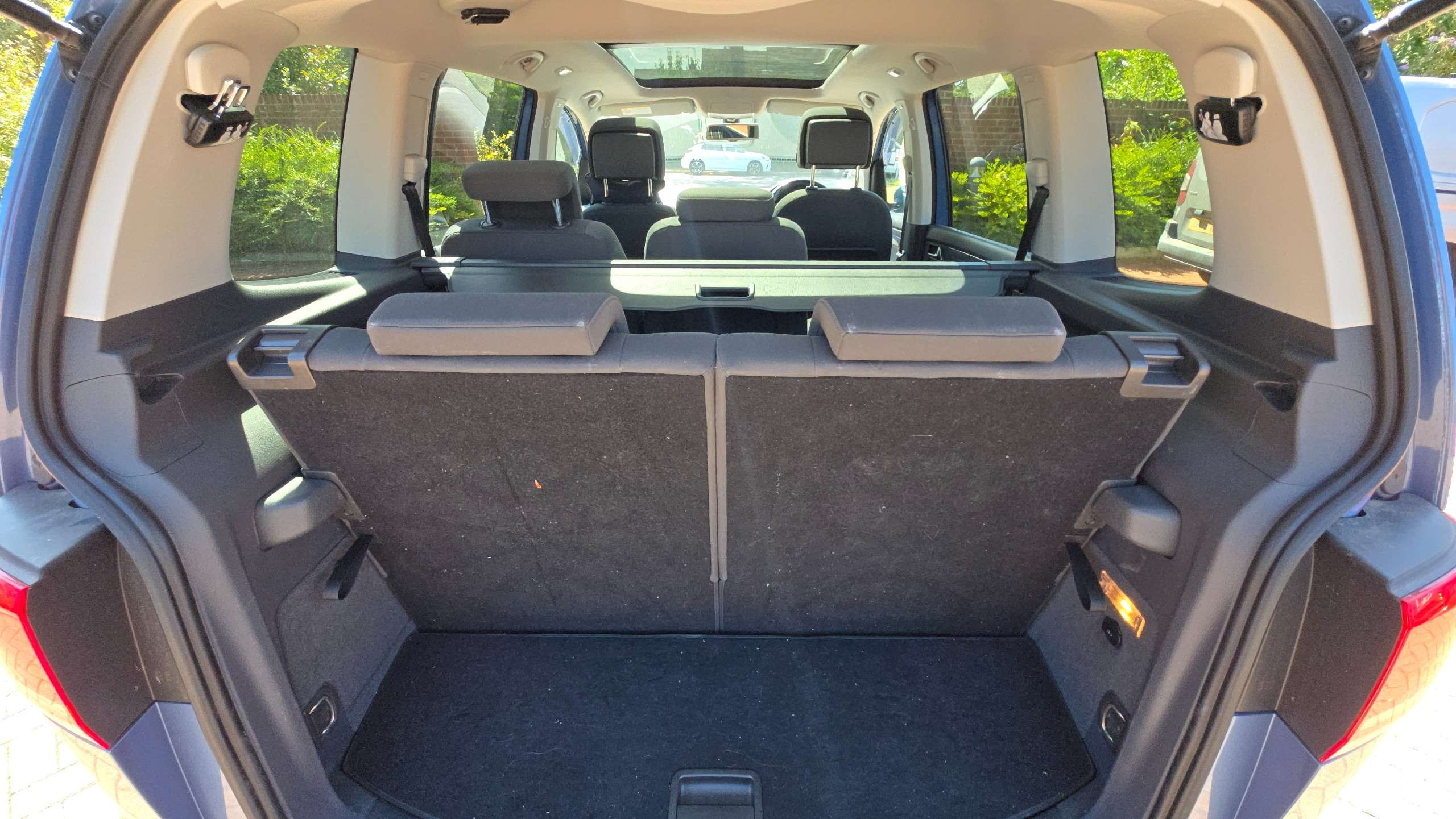 2014 VOLKSWAGEN TOURAN 2014 VOLKSWAGEN TOURAN