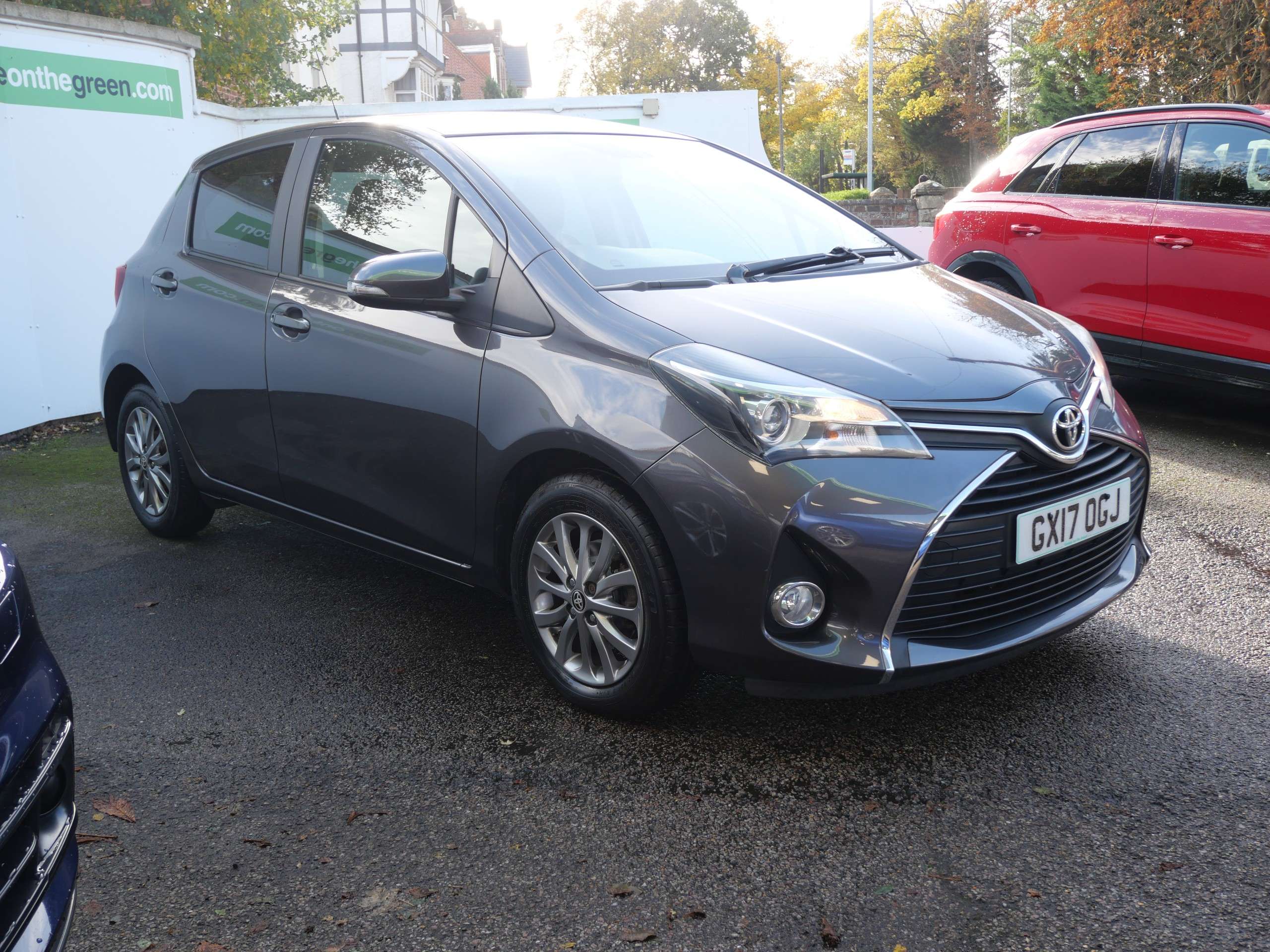 A 2017 TOYOTA YARIS 1.33 Dual VVT-i Icon Multidrive S Euro 6 5dr Only 30000 Miles 30 Pound Road Tax A 2017 TOYOTA YARIS 1.33 Dual VVT-i Icon Multidrive S Euro 6 5dr Only 30000 Miles 30 Pound Road Tax