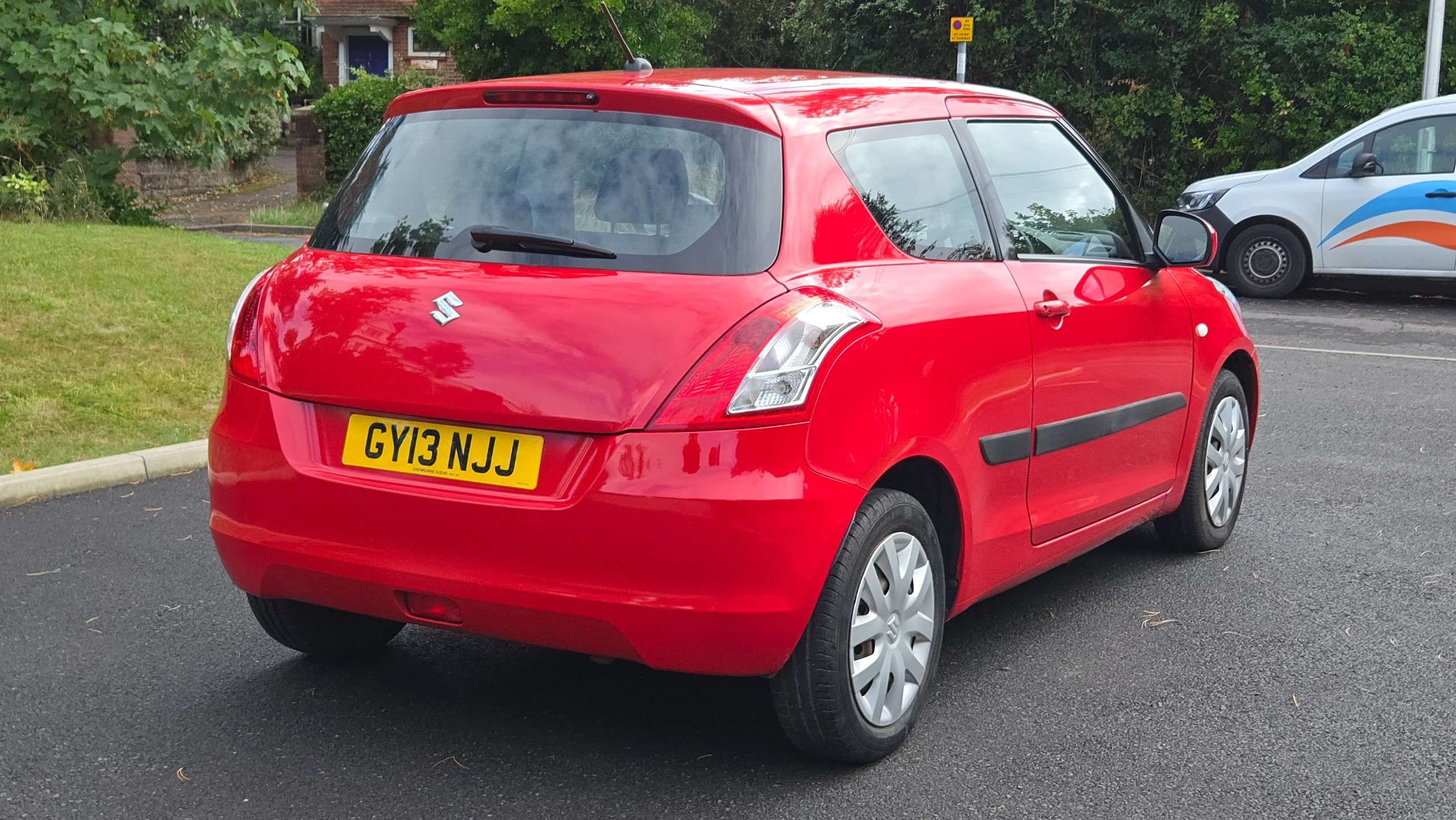 A 2013 SUZUKI SWIFT 1.2 SZ2 Euro 5 3dr 1 Owner Only 30000 Miles 35 Pound Road Tax A 2013 SUZUKI SWIFT 1.2 SZ2 Euro 5 3dr 1 Owner Only 30000 Miles 35 Pound Road Tax