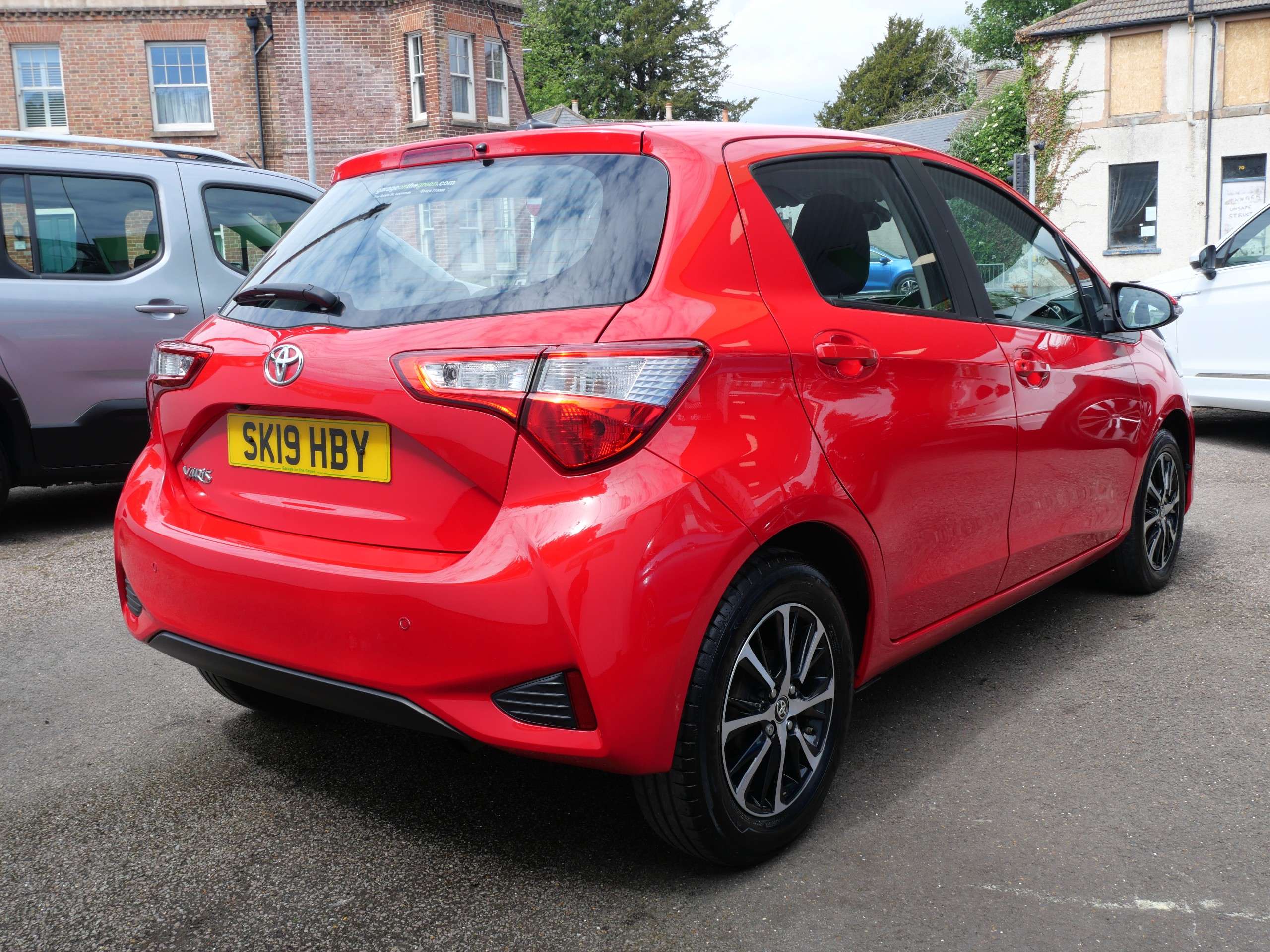 A 2019 TOYOTA YARIS VVT-I ICON TECH A 2019 TOYOTA YARIS VVT-I ICON TECH