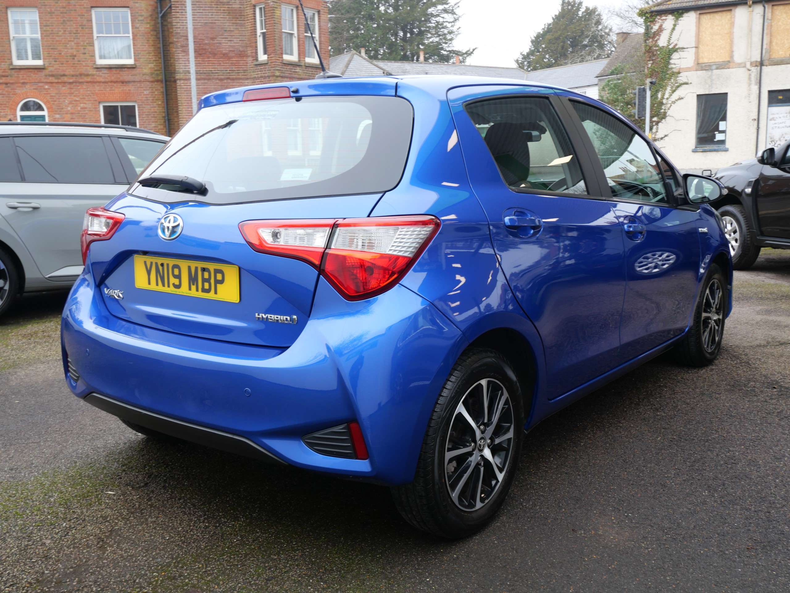 A 2019 TOYOTA YARIS 1.5 VVT-h Icon Tech Petrol Hybrid E-CVT Euro 6 (s/s) 5dr Only 36000 Miles A 2019 TOYOTA YARIS 1.5 VVT-h Icon Tech Petrol Hybrid E-CVT Euro 6 (s/s) 5dr Only 36000 Miles