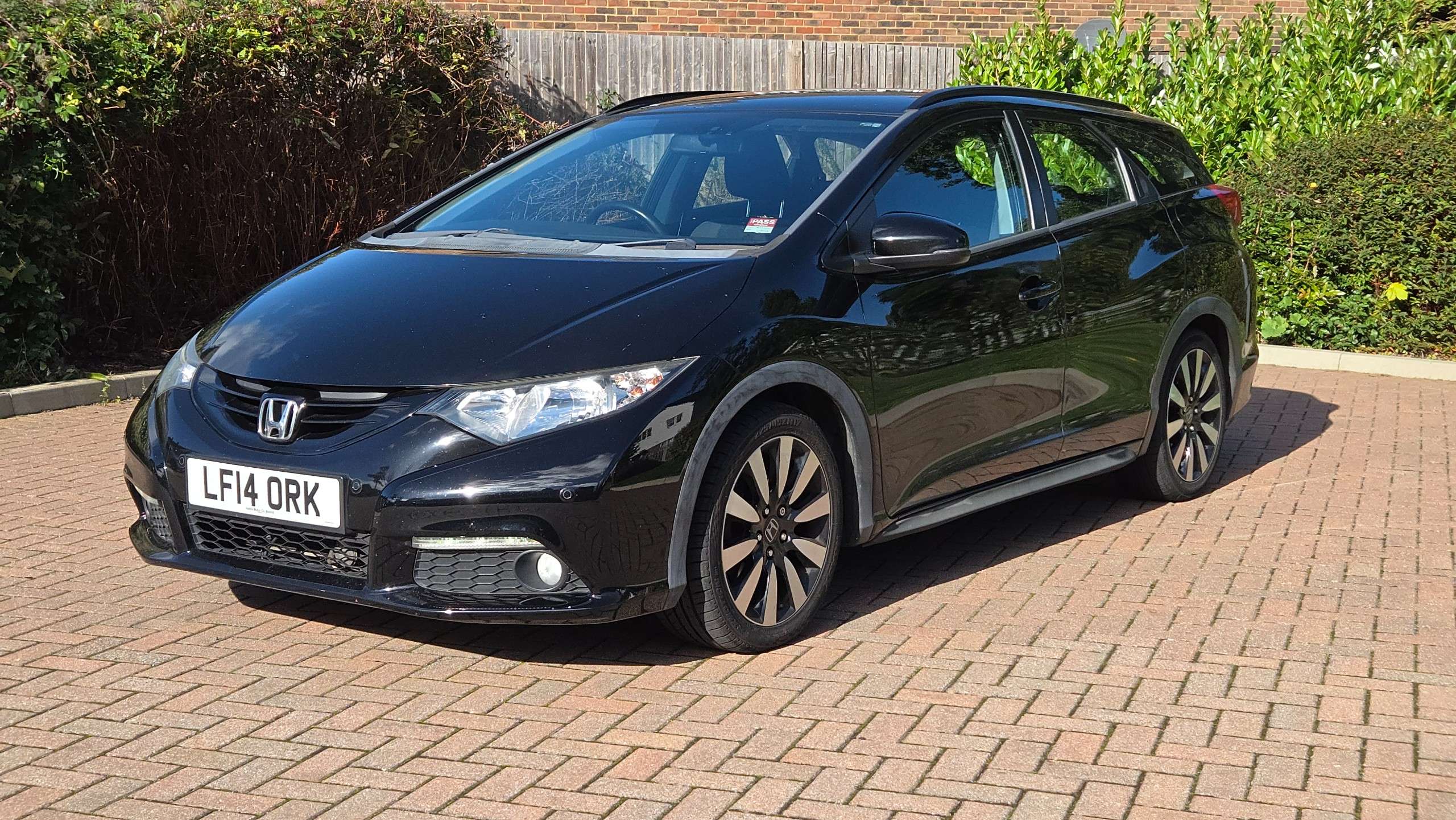 A 2014 HONDA CIVIC 1.8 i-VTEC SE Plus Tourer Auto Euro 5 5dr A 2014 HONDA CIVIC 1.8 i-VTEC SE Plus Tourer Auto Euro 5 5dr