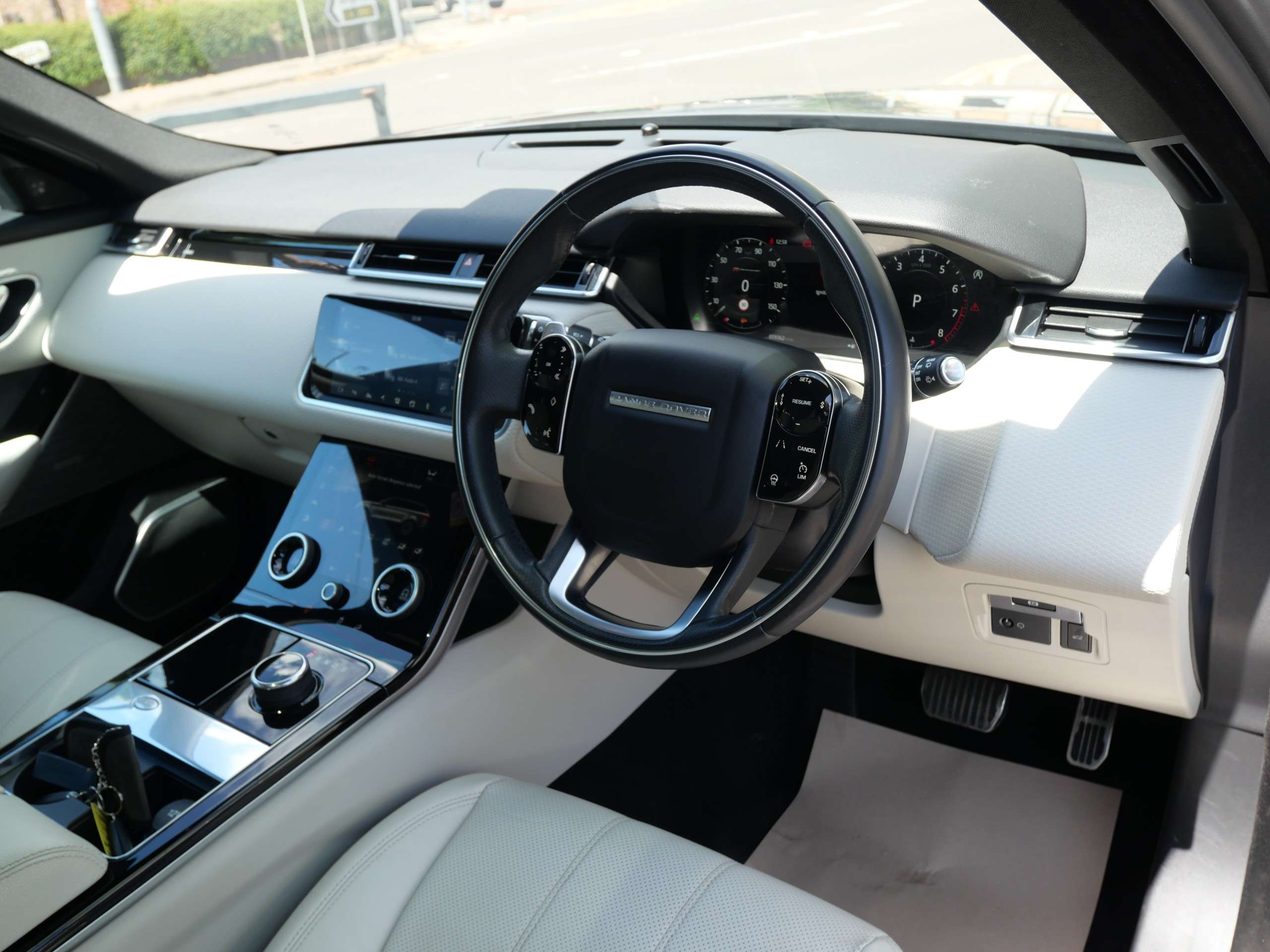 2017 LAND ROVER RANGE ROVER VELAR 2017 LAND ROVER RANGE ROVER VELAR