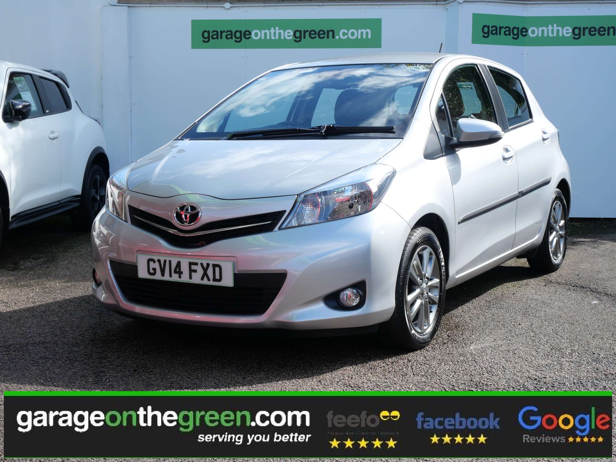 A 2014 TOYOTA YARIS 1.33 Dual VVT-i Icon Plus Euro 5 5dr Only 19000 Miles A 2014 TOYOTA YARIS 1.33 Dual VVT-i Icon Plus Euro 5 5dr Only 19000 Miles