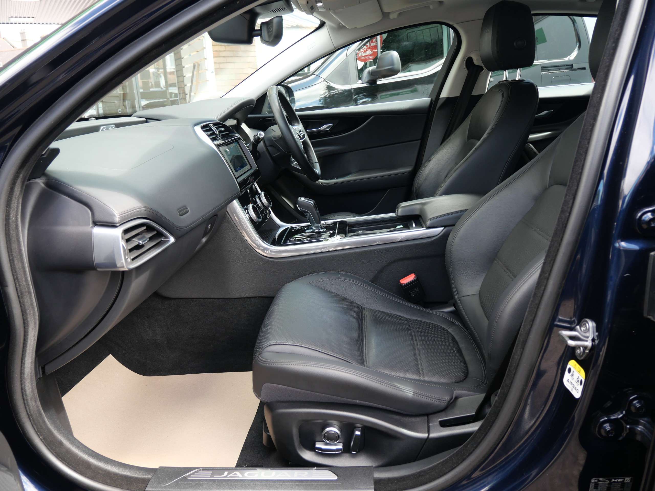 2019 JAGUAR XE 2019 JAGUAR XE