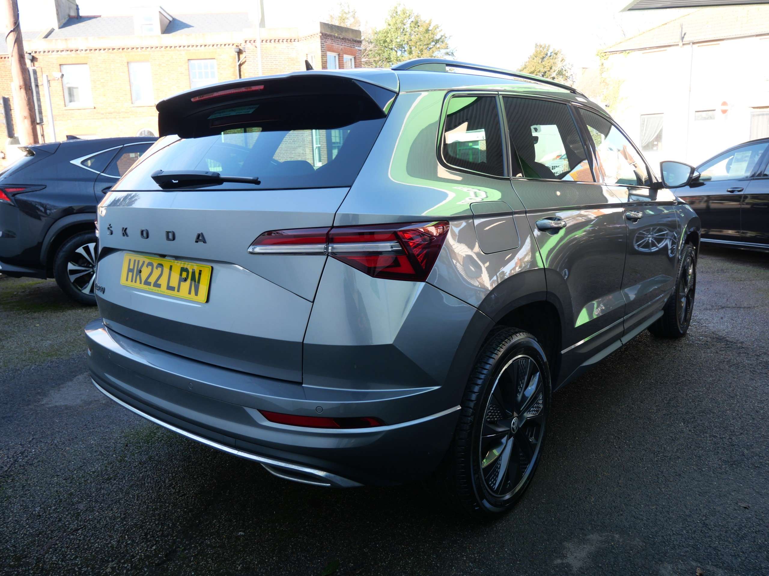 A 2022 SKODA KAROQ 1.5 TSI ACT SportLine DSG Euro 6 (s/s) 5dr 1 Owner A 2022 SKODA KAROQ 1.5 TSI ACT SportLine DSG Euro 6 (s/s) 5dr 1 Owner