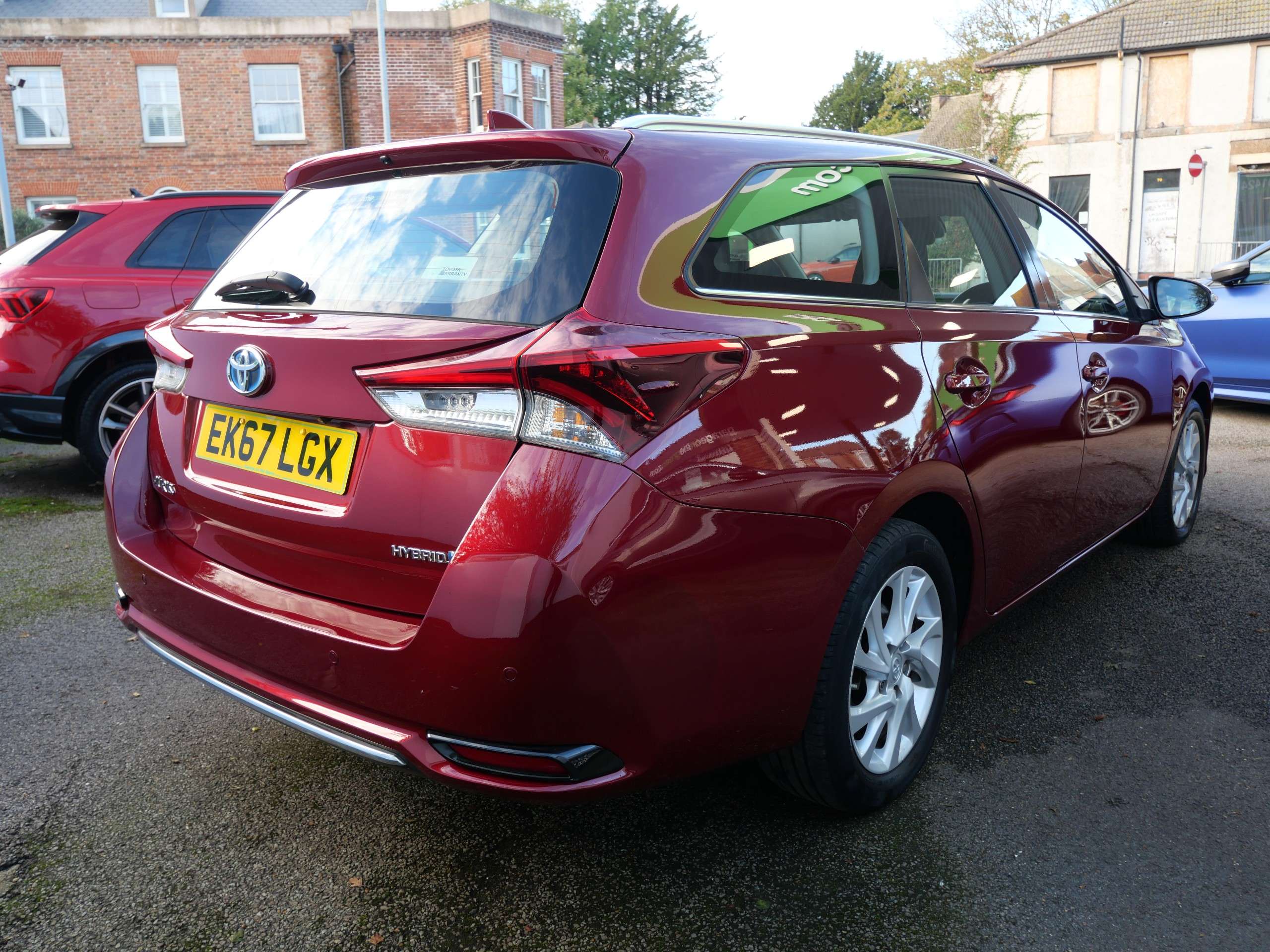 A 2017 TOYOTA AURIS 1.8 VVT-h Business Edition Touring Sports Petrol Hybrid CVT Euro 6 (s/s) (Safety Sense) 5dr 1 Owner Only 41000 Miles A 2017 TOYOTA AURIS 1.8 VVT-h Business Edition Touring Sports Petrol Hybrid CVT Euro 6 (s/s) (Safety Sense) 5dr 1 Owner Only 41000 Miles