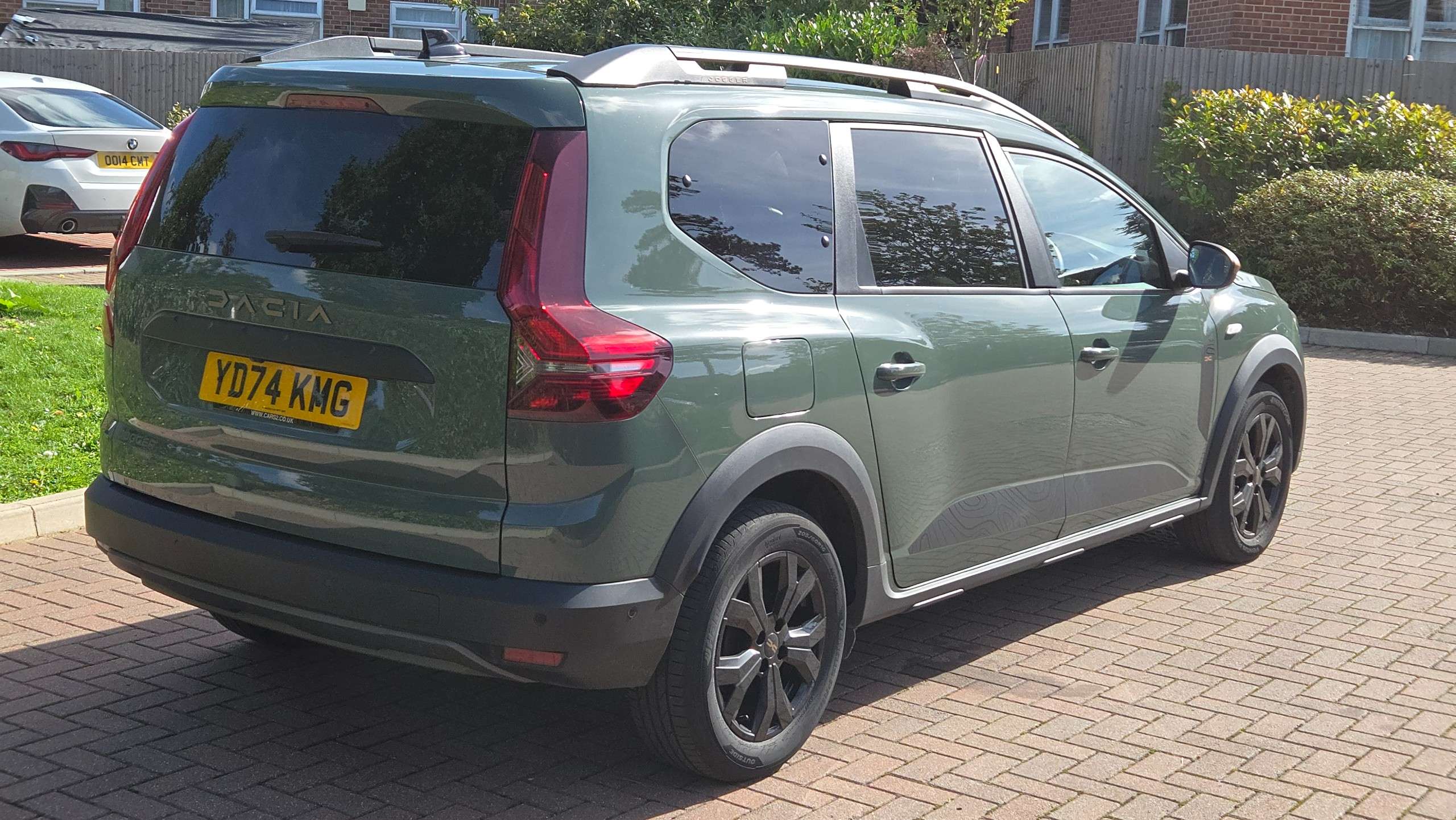 A 2024 DACIA JOGGER 1.6 Hybrid EXTREME Petrol Hybrid Auto Euro 6 (s/s) 5dr 1 Owner A 2024 DACIA JOGGER 1.6 Hybrid EXTREME Petrol Hybrid Auto Euro 6 (s/s) 5dr 1 Owner