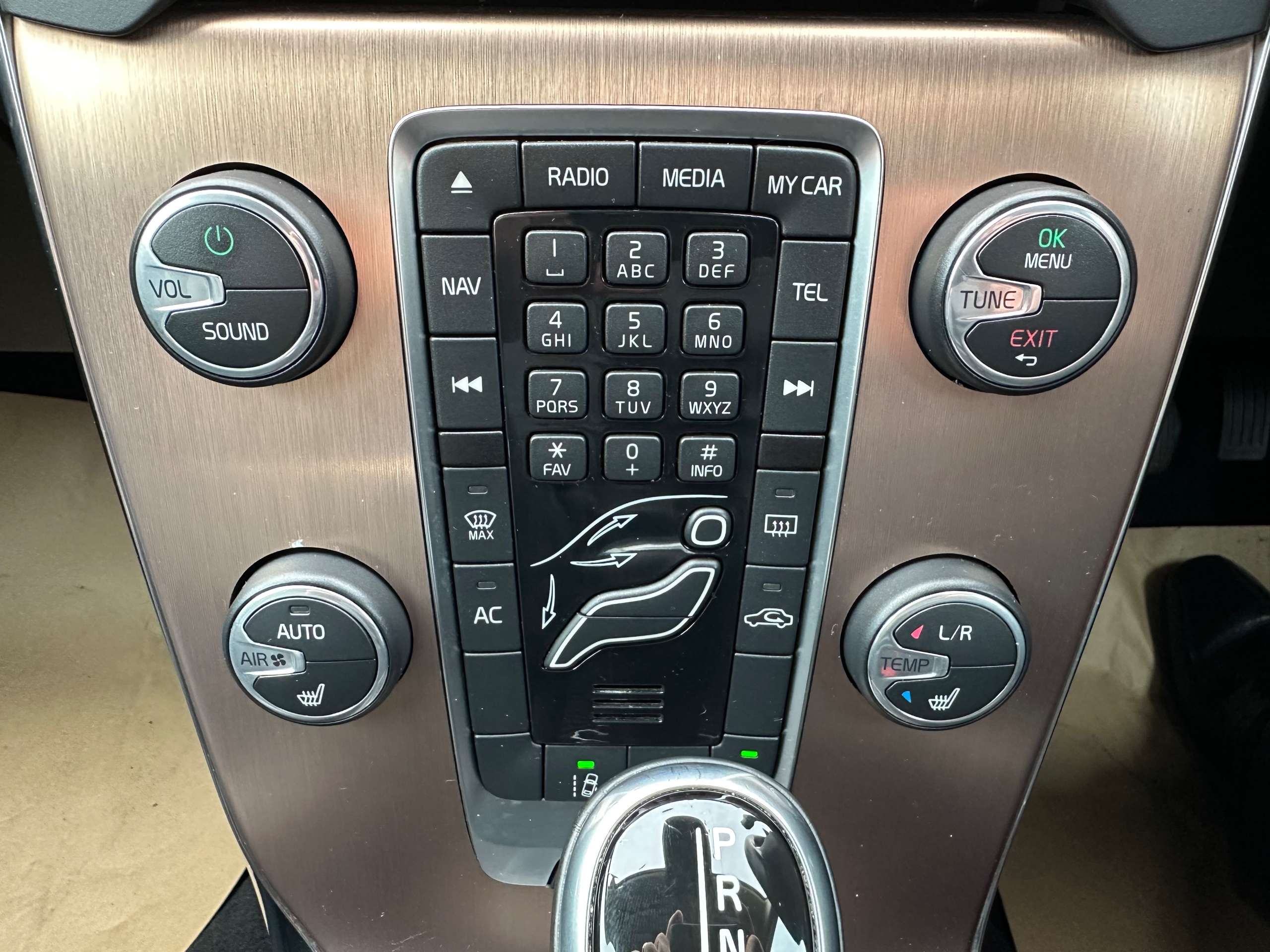 2014 VOLVO V40 CROSS COUNTRY 2014 VOLVO V40 CROSS COUNTRY