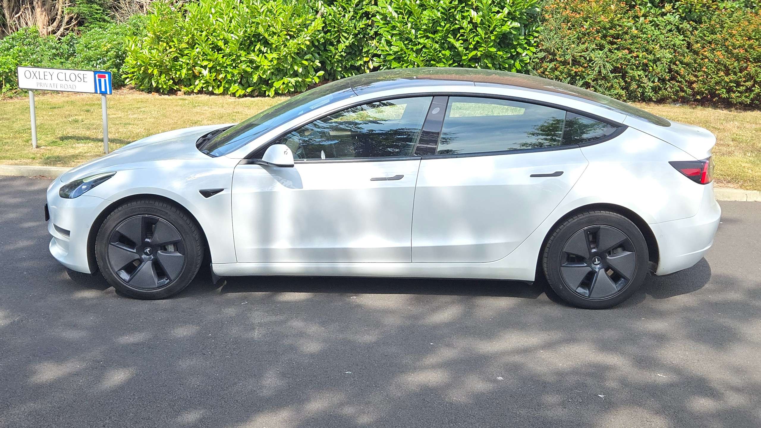 A 2021 TESLA MODEL 3 (Dual Motor) Long Range Electric Auto 4WDE (346 ps) 4dr A 2021 TESLA MODEL 3 (Dual Motor) Long Range Electric Auto 4WDE (346 ps) 4dr